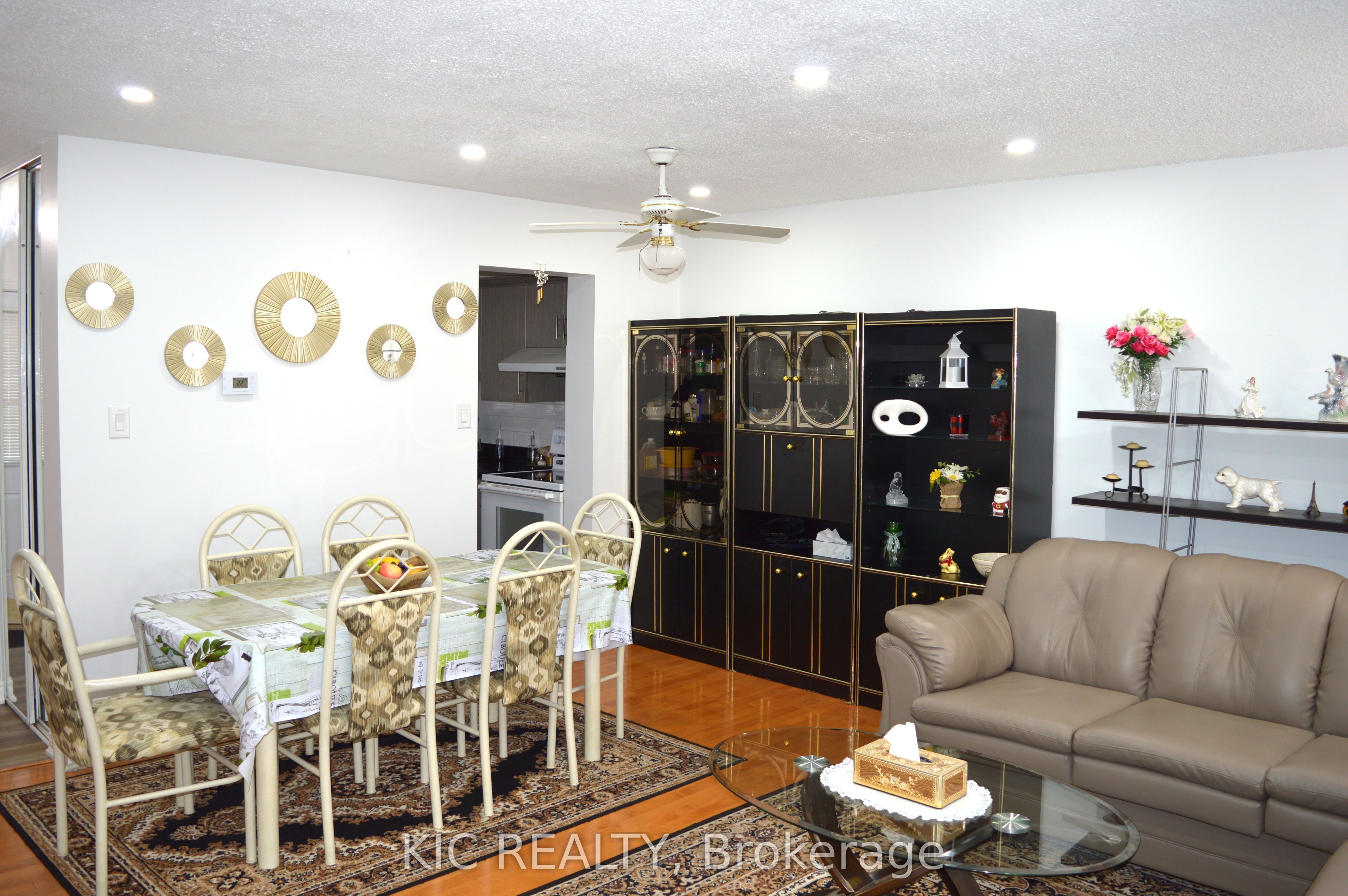 93 Hansen Road N 6, Brampton, ON L6V 3C8 photo 5