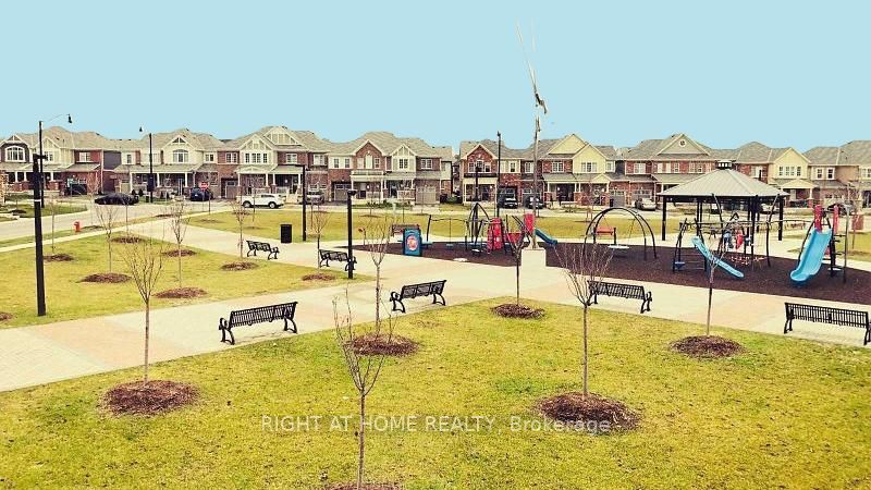 4 Hafia Street ., Brampton, ON L7A 0A8 photo 2
