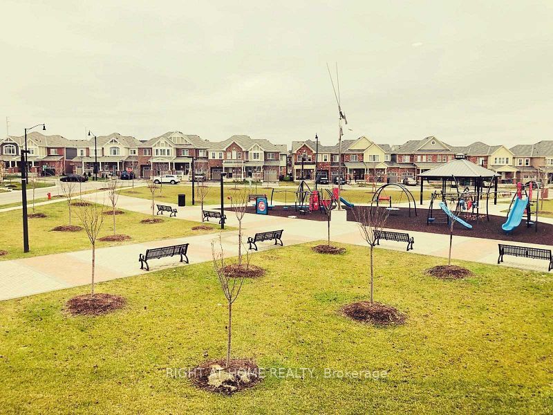 4 Hafia Street ., Brampton, ON L7A 0A8 photo 3