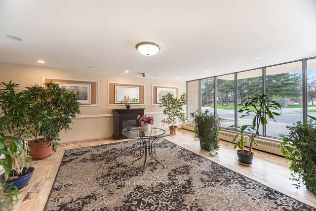 345 Driftwood Avenue 1009, Toronto, ON M3N 2P4 photo 5