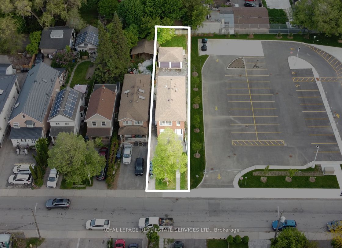11 Dennis Avenue, Toronto, ON M6N 2T7