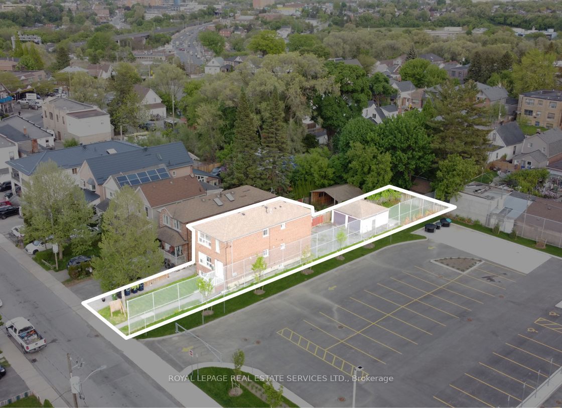 11 Dennis Avenue, Toronto, ON M6N 2T7 photo 5