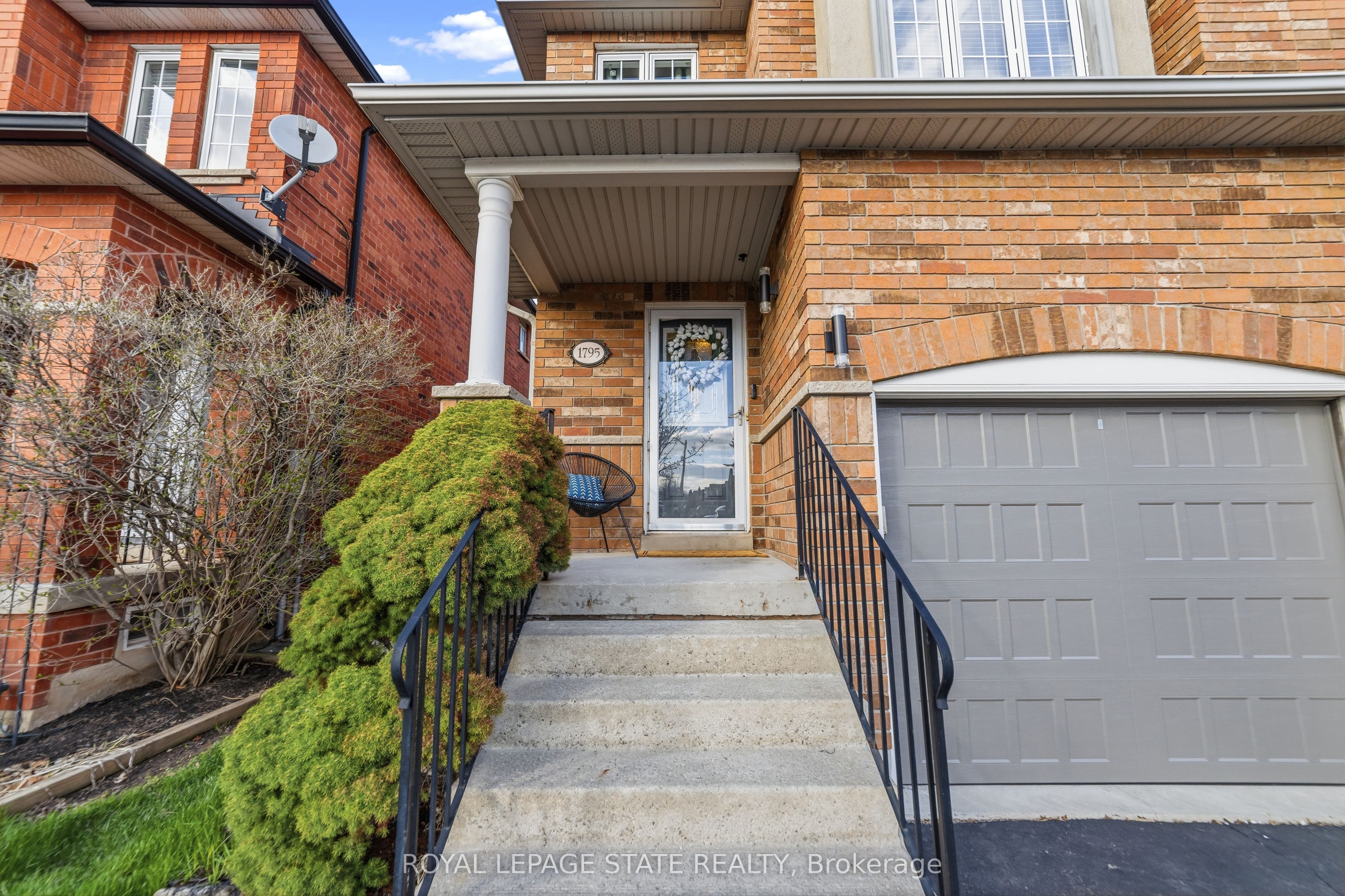1795 Creek Way, Burlington, ON L7L 6R1 photo 3