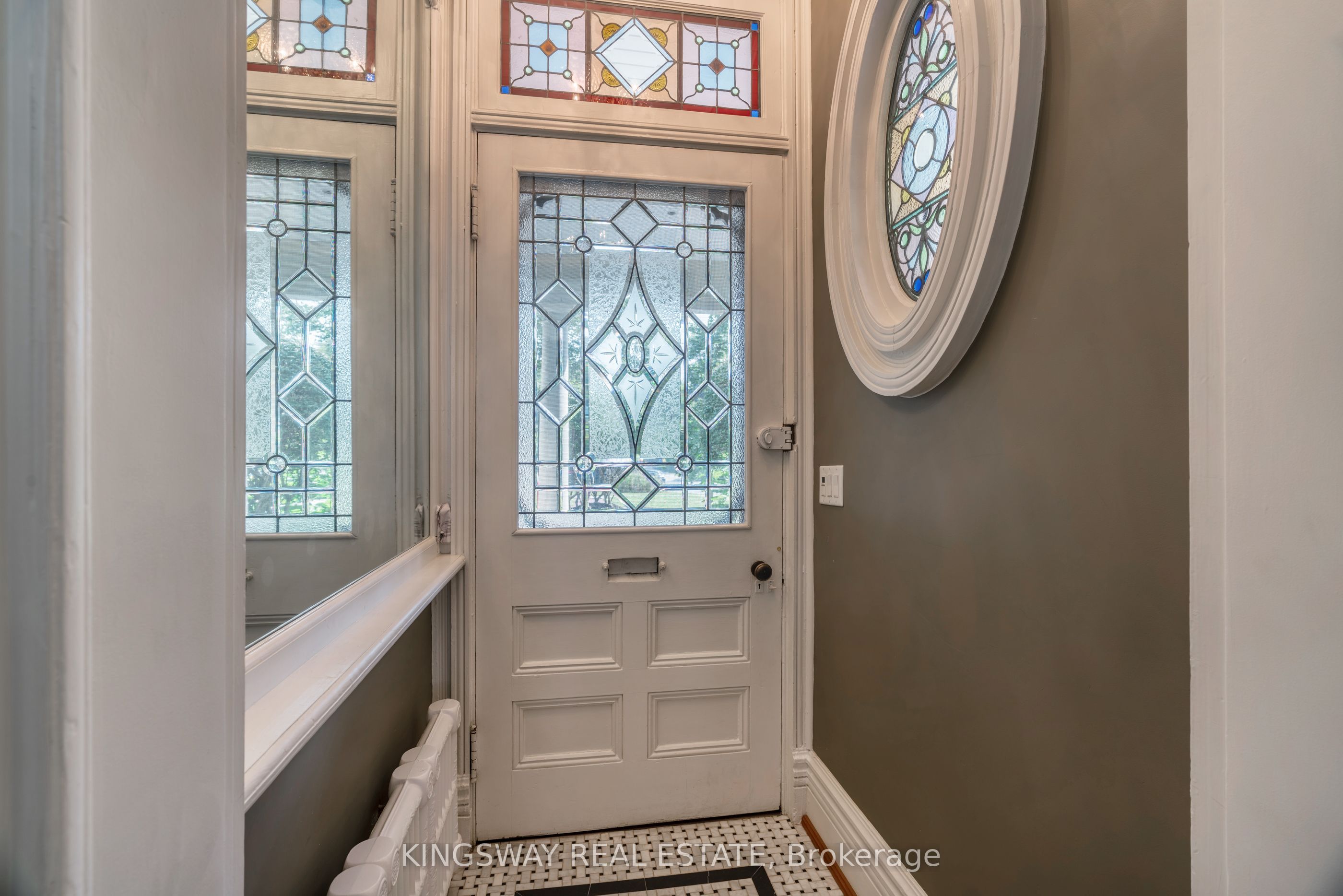 166 High Park Avenue, Toronto, ON M6P 2S4 photo 2