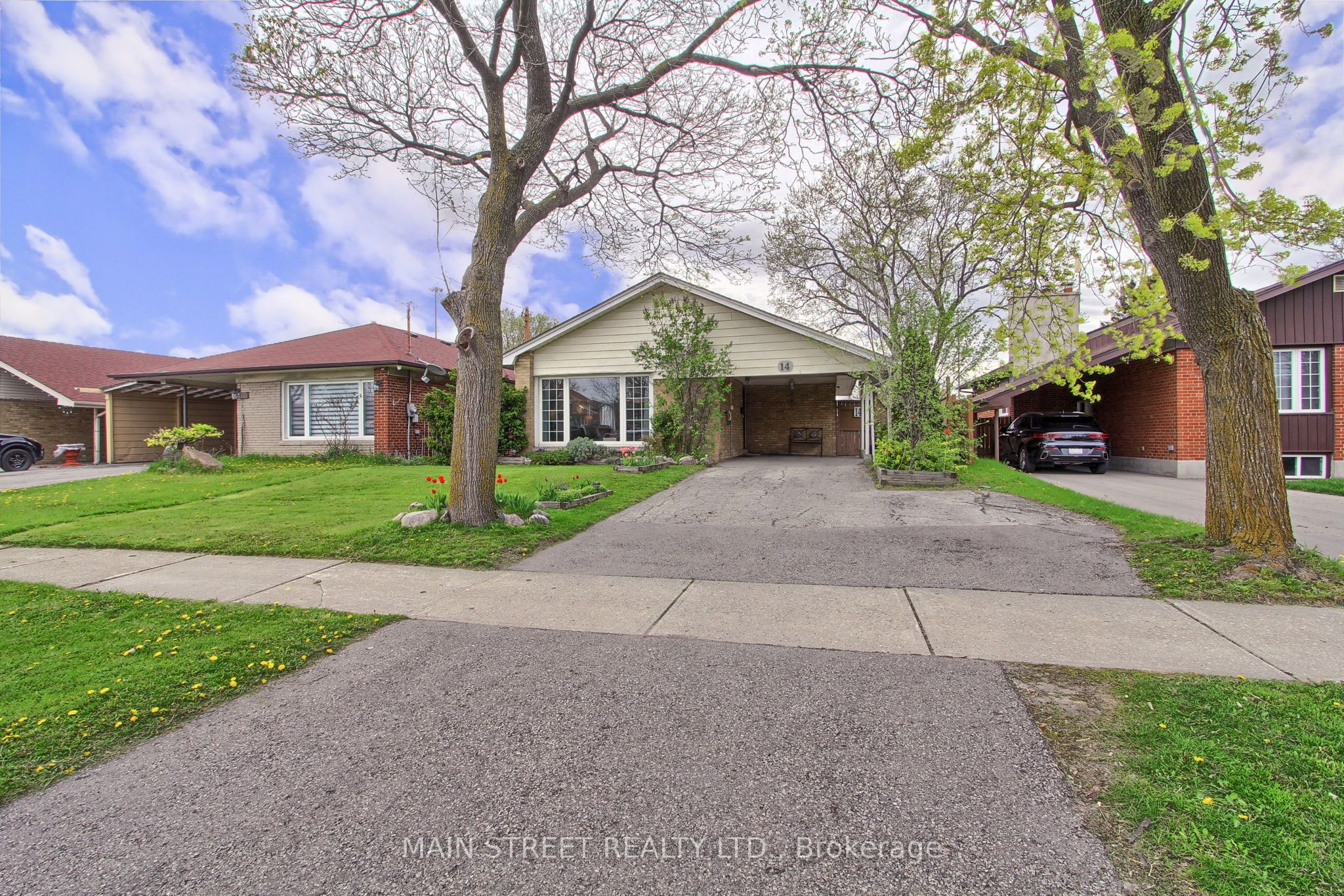14 Westhampton Drive, Toronto, ON M9R 1X6 photo 3