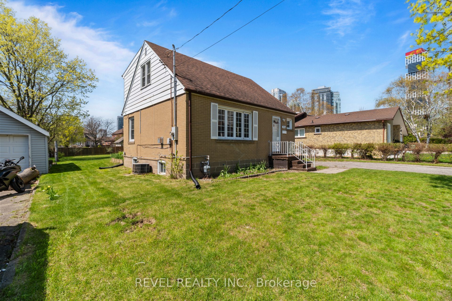 3524 Joan Drive, Mississauga, ON L5B 1T8 photo 5