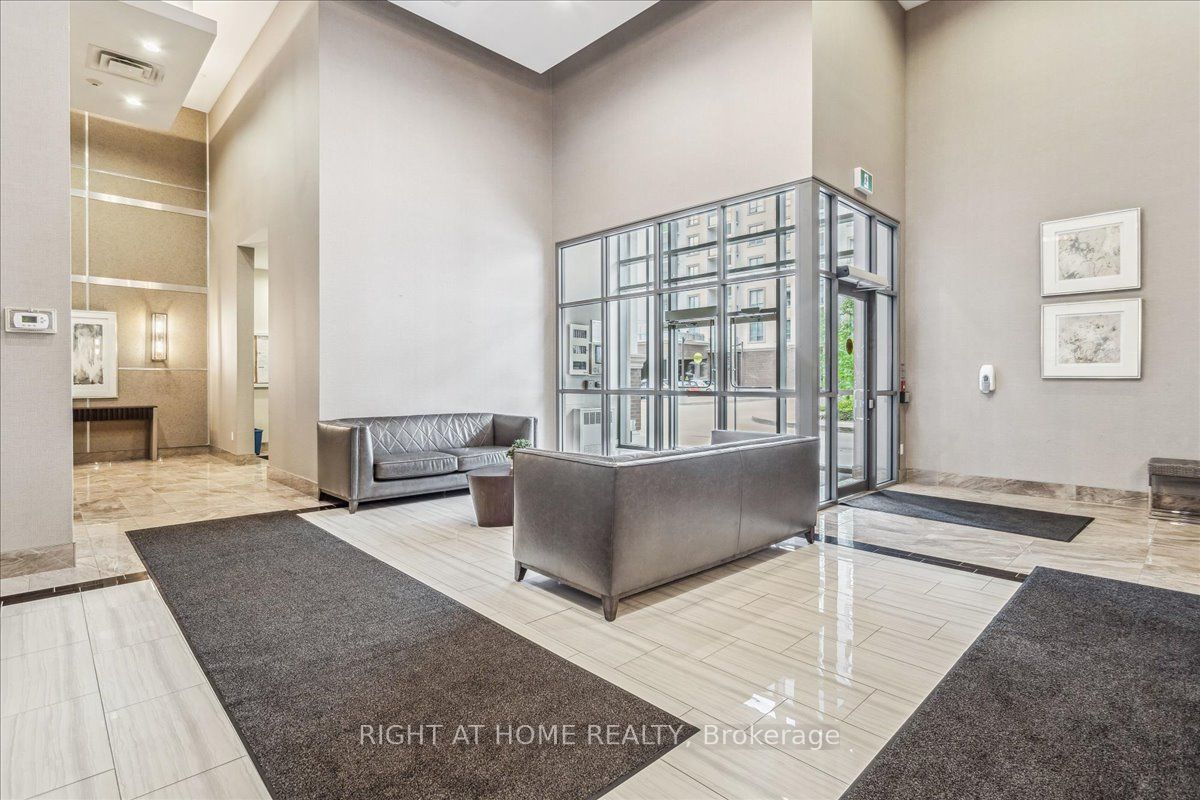 2490 Old Bronte Road 301, Oakville, ON L6M 0Y5 photo 3