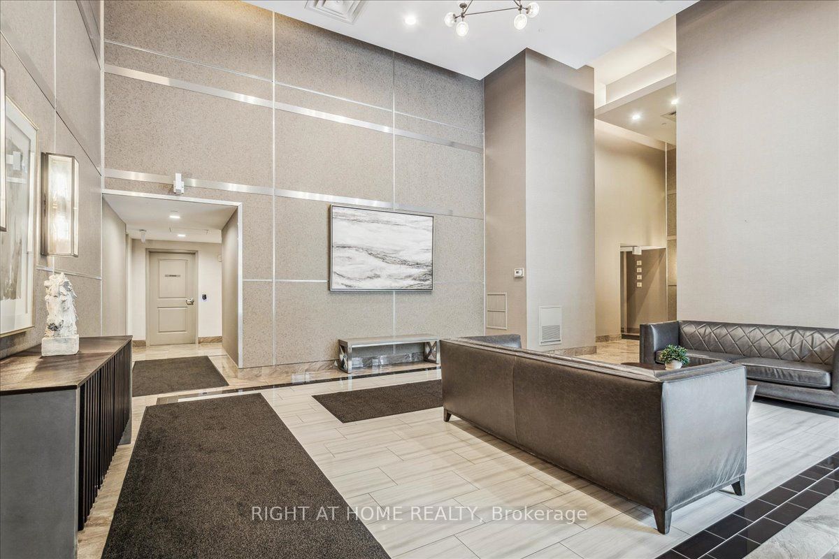 2490 Old Bronte Road 301, Oakville, ON L6M 0Y5 photo 4