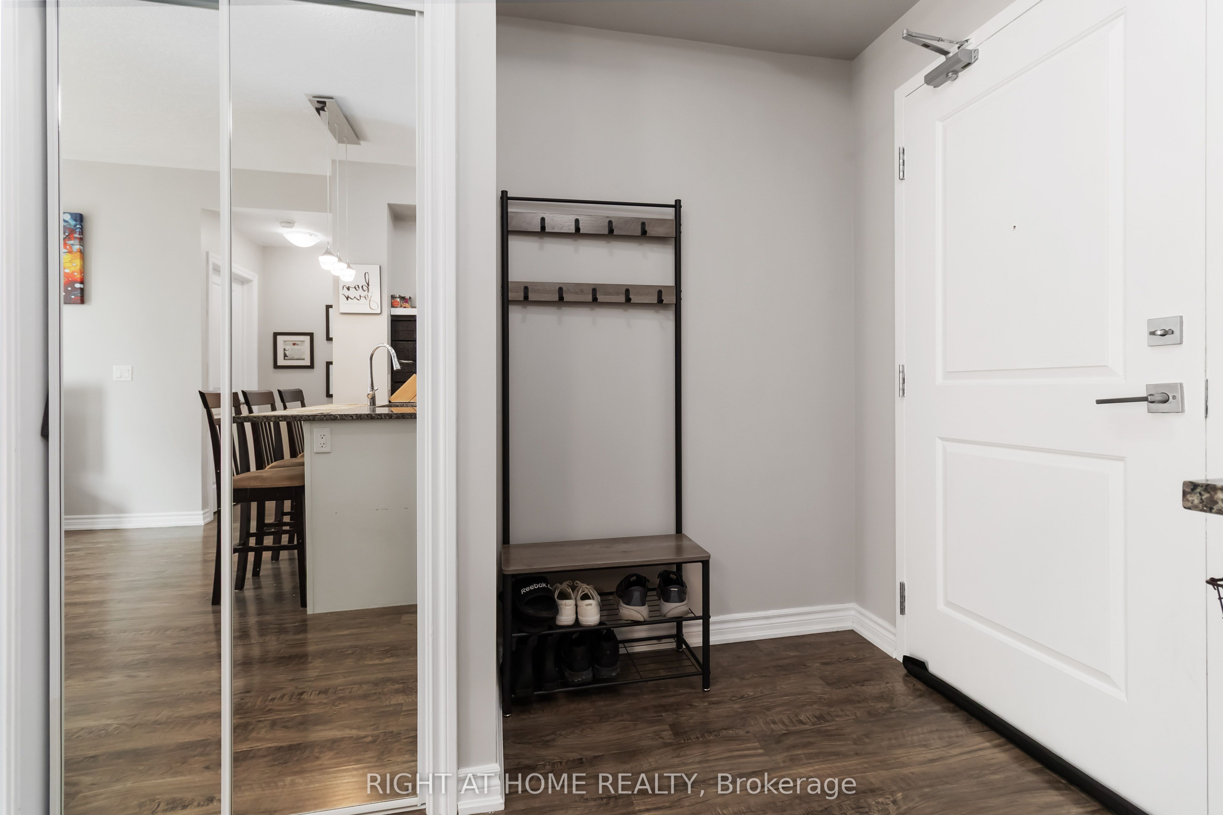 2490 Old Bronte Road 301, Oakville, ON L6M 0Y5 photo 5