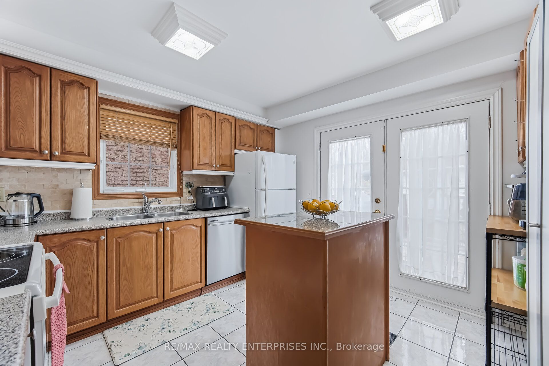 54 Niagara Place, Brampton, ON L6S 4Y8 photo 5