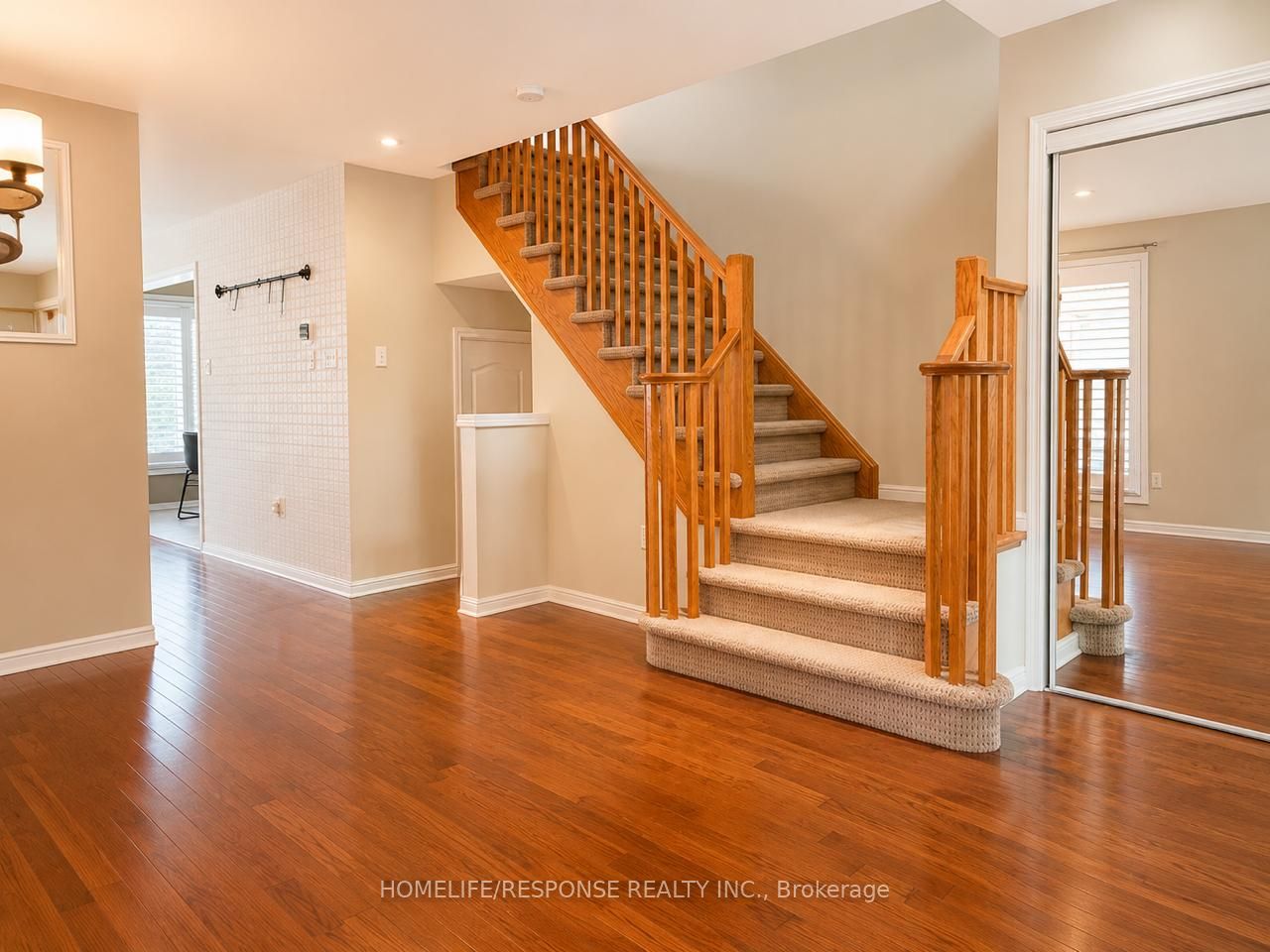 5156 Oakley Drive, Burlington, ON L7L 6P1 photo 3