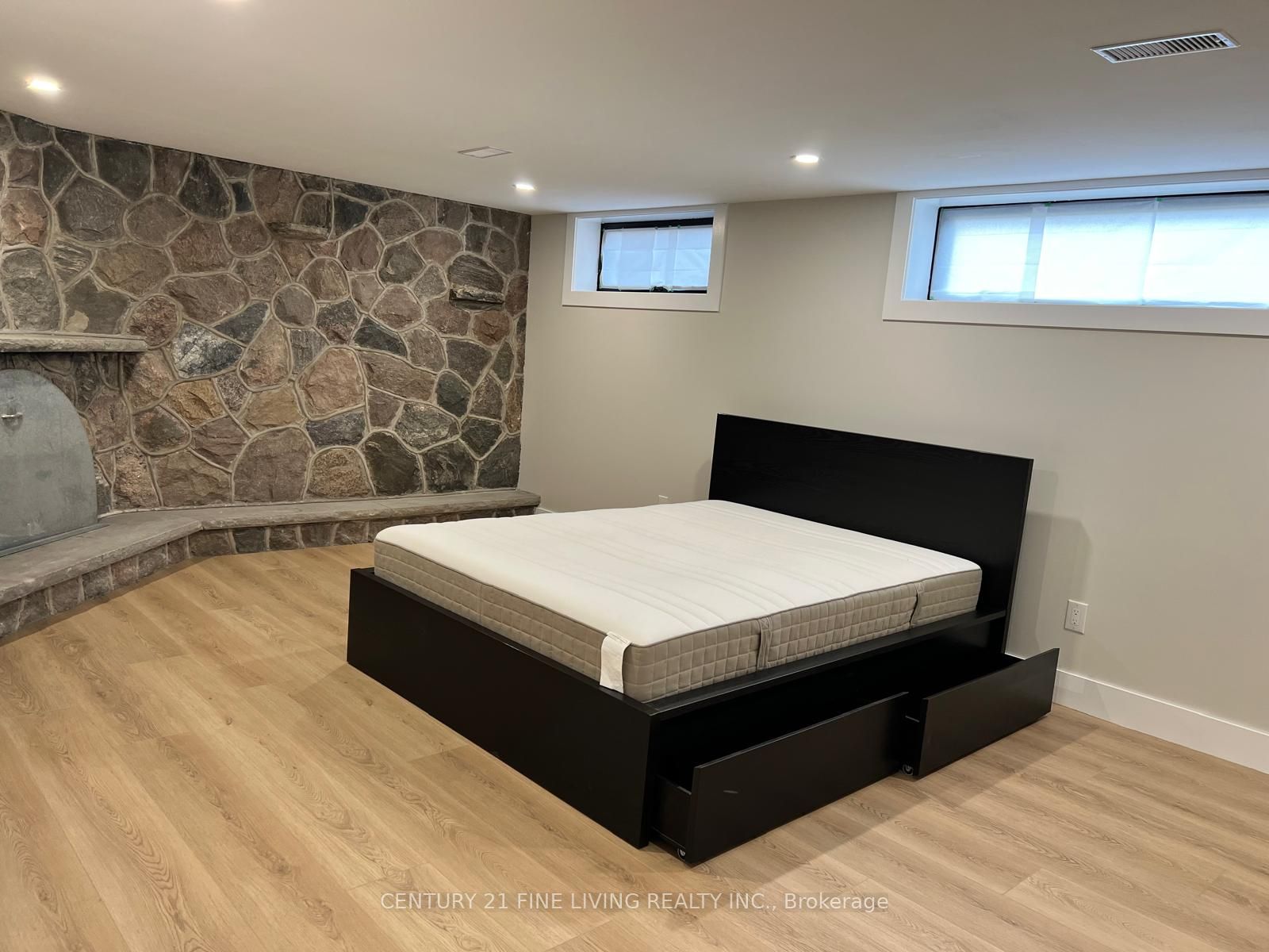 26 JARDINE Place, Toronto, ON M9R 2B9 photo 5
