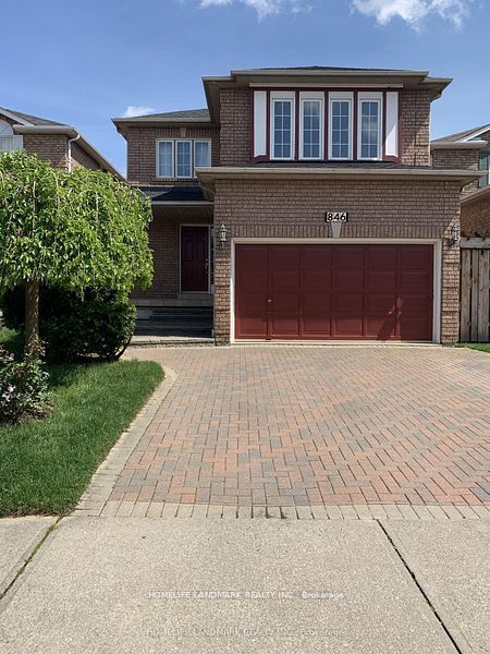 846 Cardington Street S Autum, Mississauga, ON L5V 1Z7