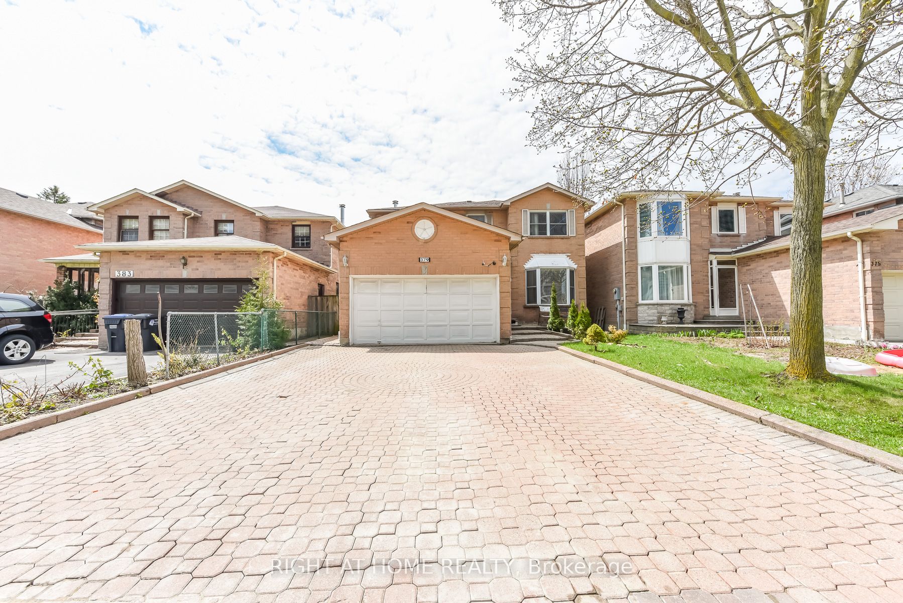 379 Wallenberg Crescent, Mississauga, ON L5B 3N1 photo 3