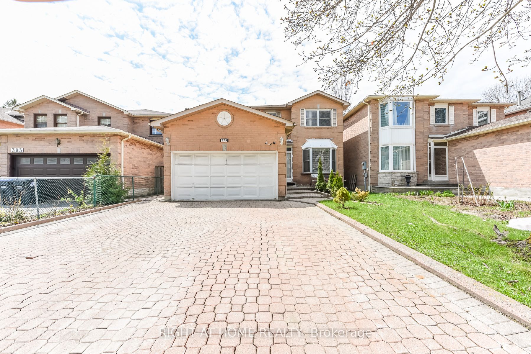 379 Wallenberg Crescent, Mississauga, ON L5B 3N1 photo 4
