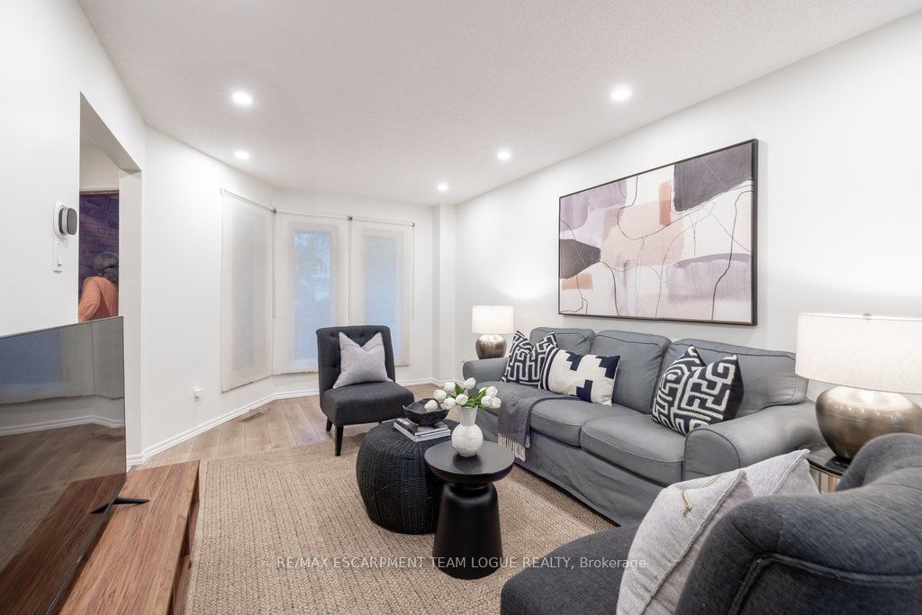 1118 MONTGOMERY Drive, Oakville, ON L6M 1G1 photo 4