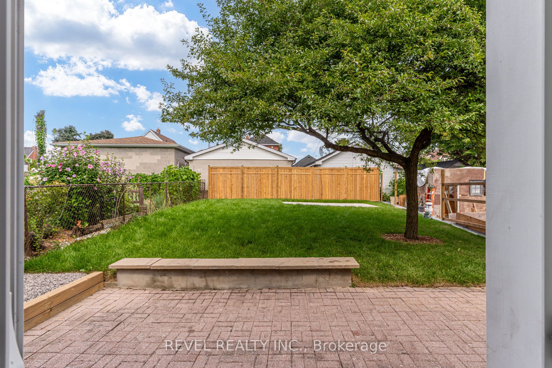 24 Kenora Crescent Main, Toronto, ON M6M 1C6
