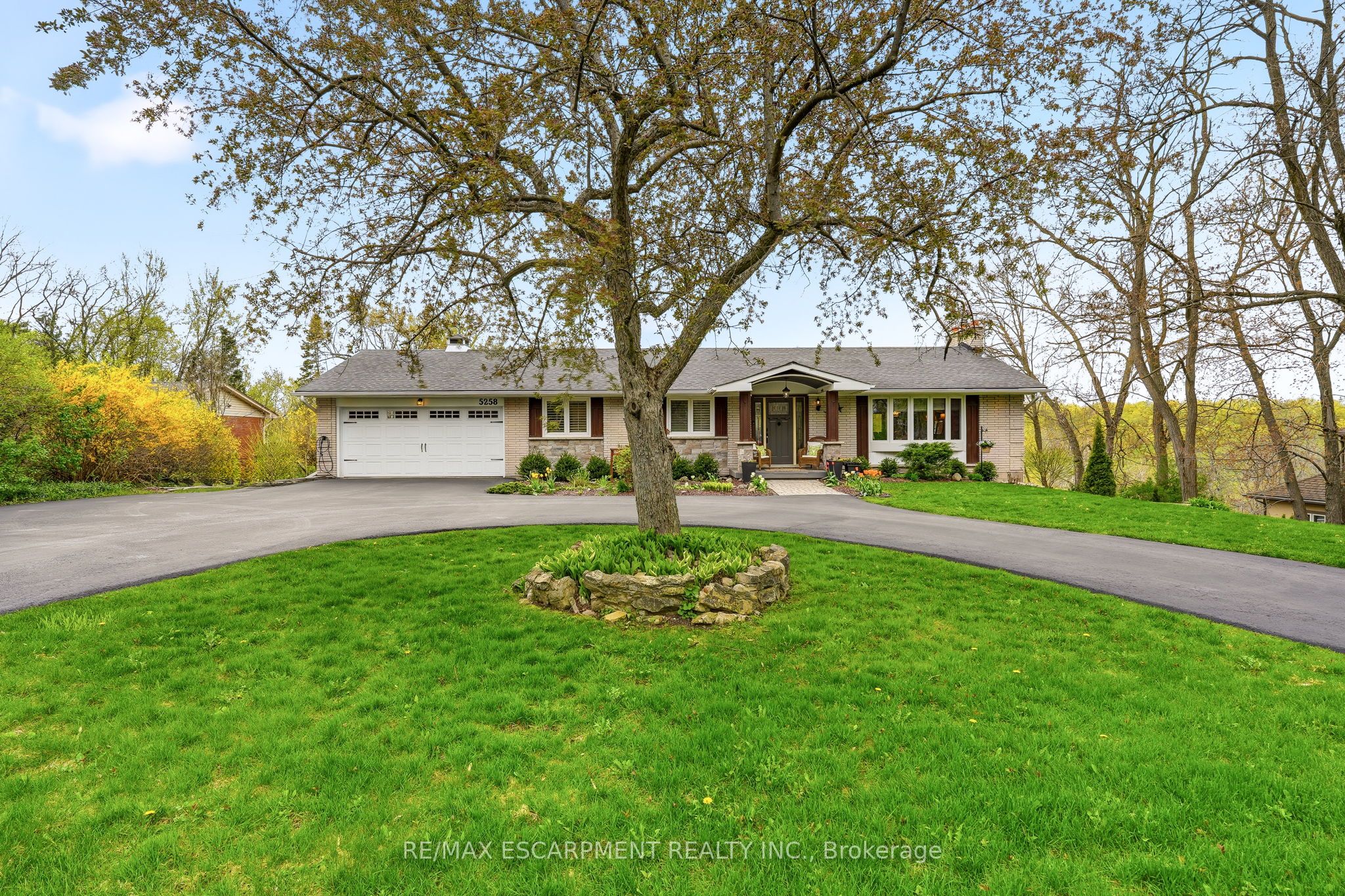 5258 Cedar Springs Road, Burlington, ON L7P 0B9 photo 2