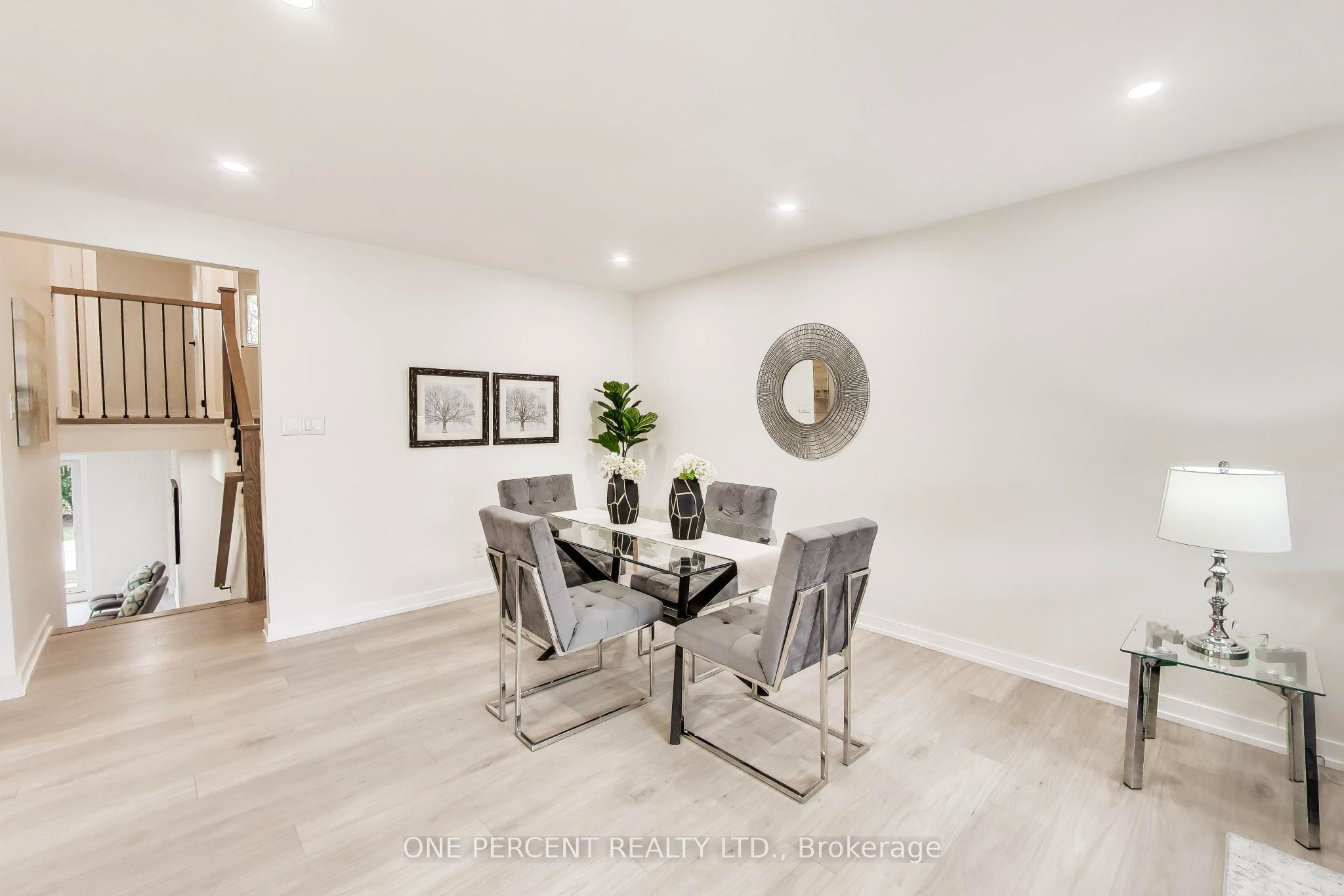 1270 Pallatine Drive, Oakville, ON L6H 1Z2 photo 4