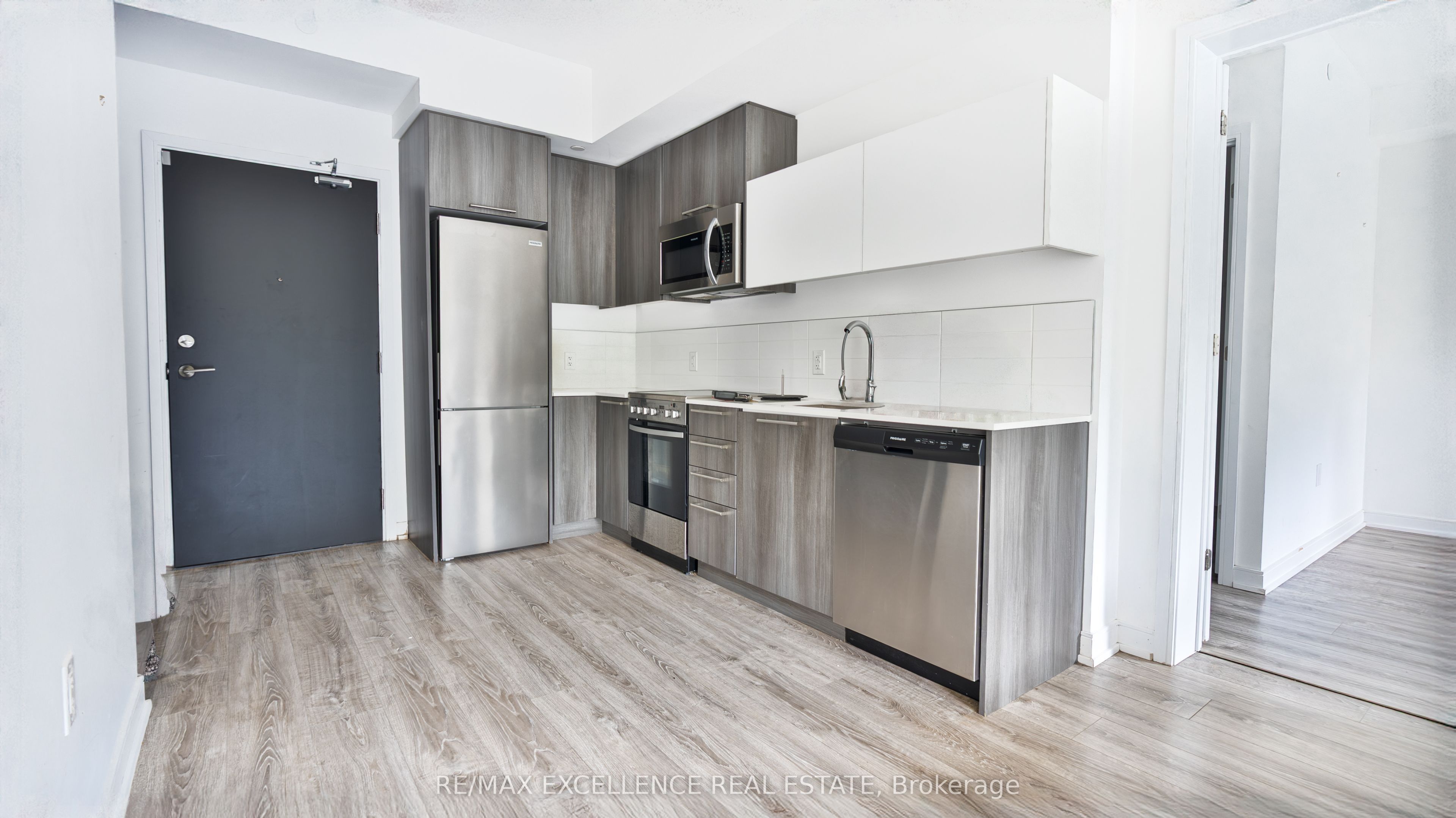25 Neighbourhood Lane 507, Toronto, ON M8Y 0C4 photo 2