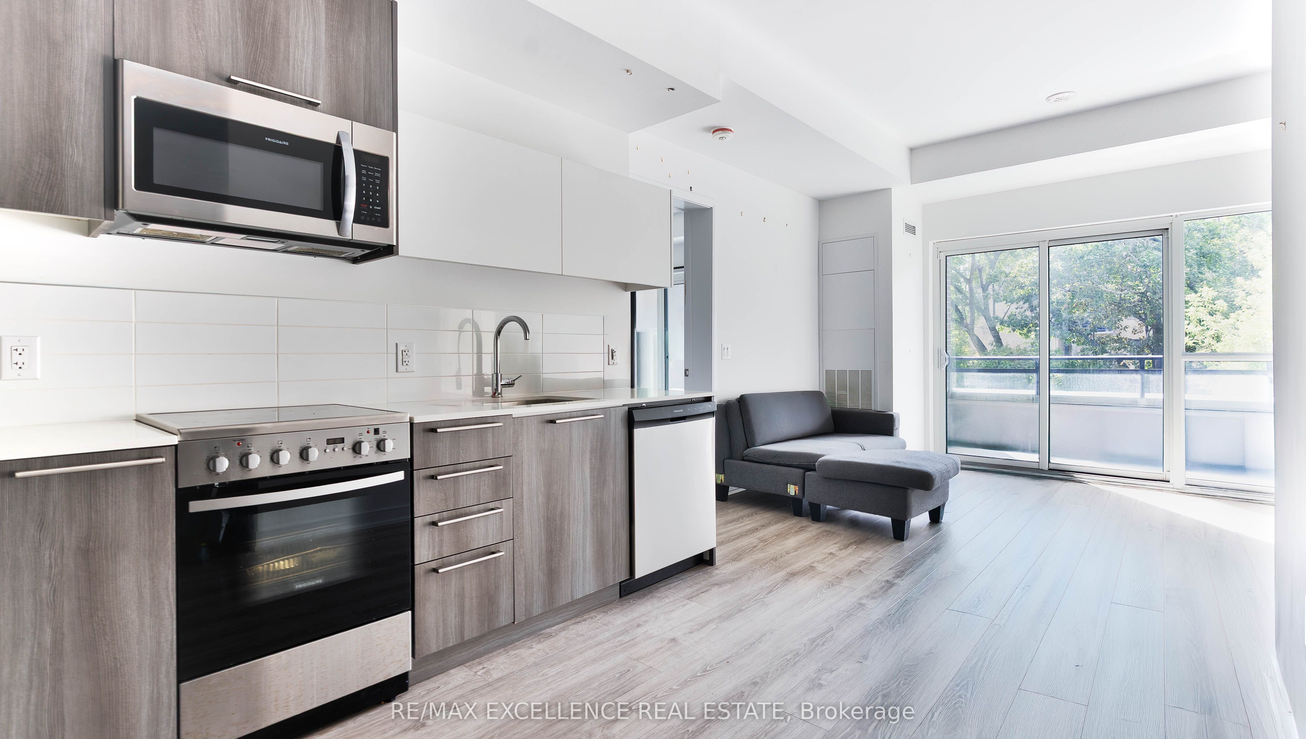25 Neighbourhood Lane 507, Toronto, ON M8Y 0C4 photo 4