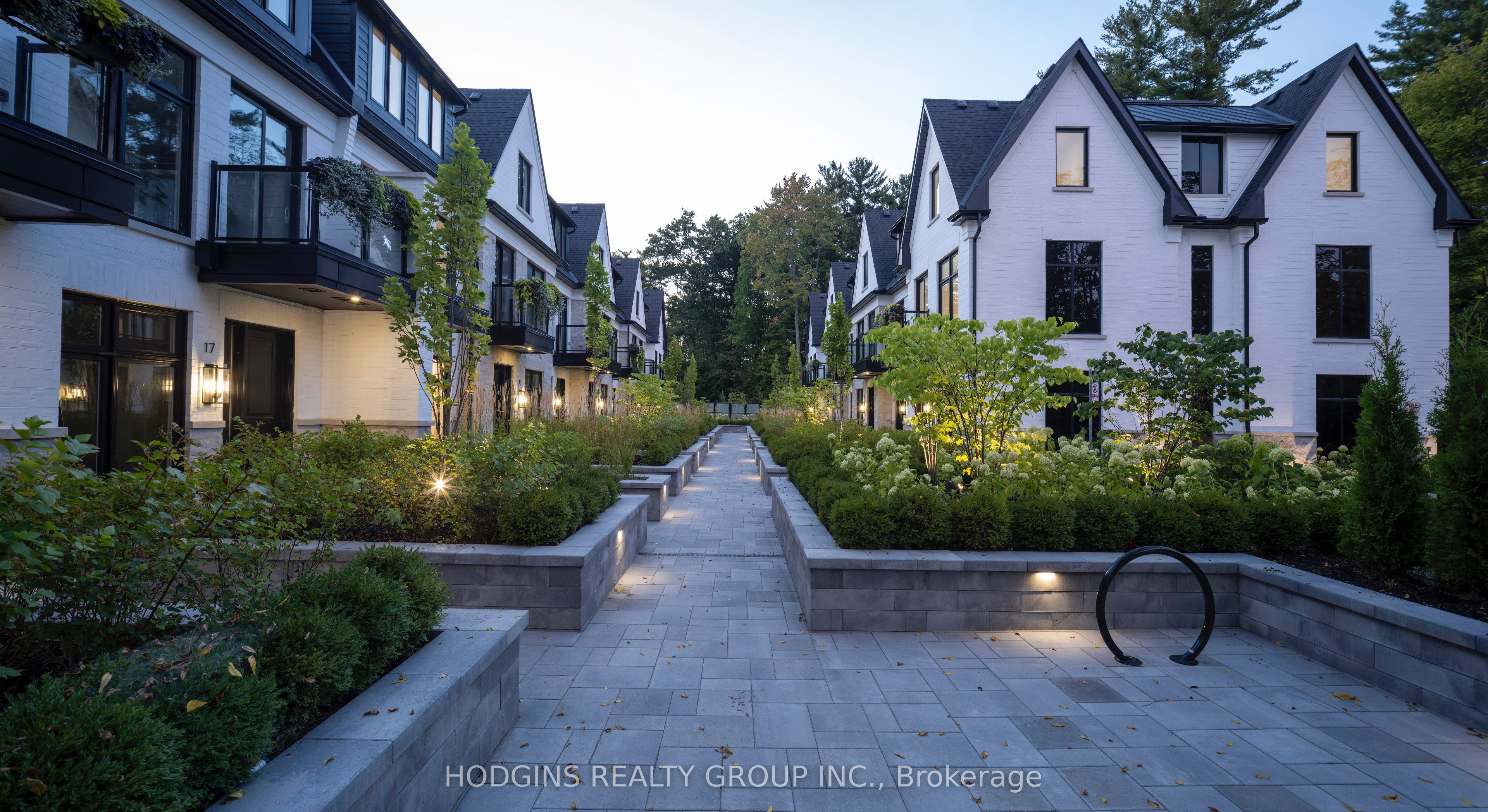 1136 Mona Road 4, Mississauga, ON L5G 0C8 photo 2