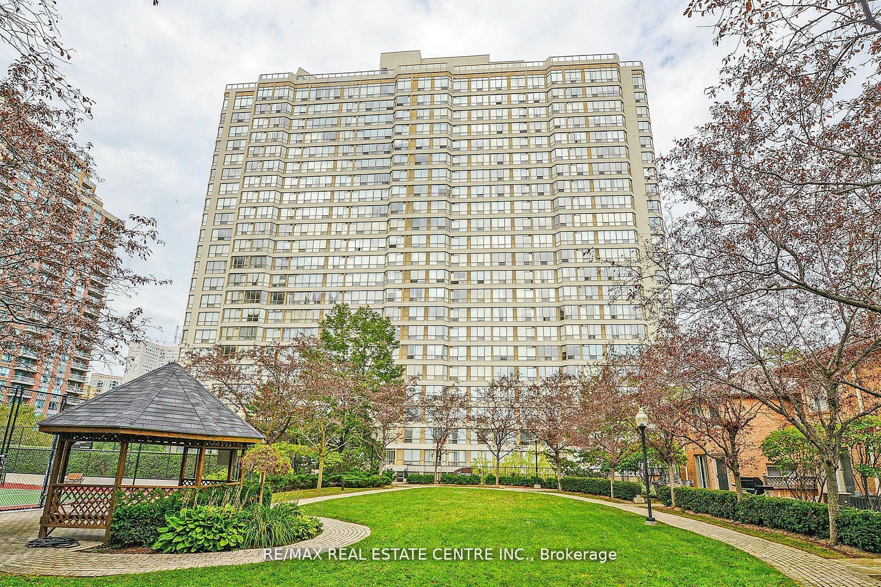 55 Elm Drive 1805, Mississauga, ON L5B 3Z3