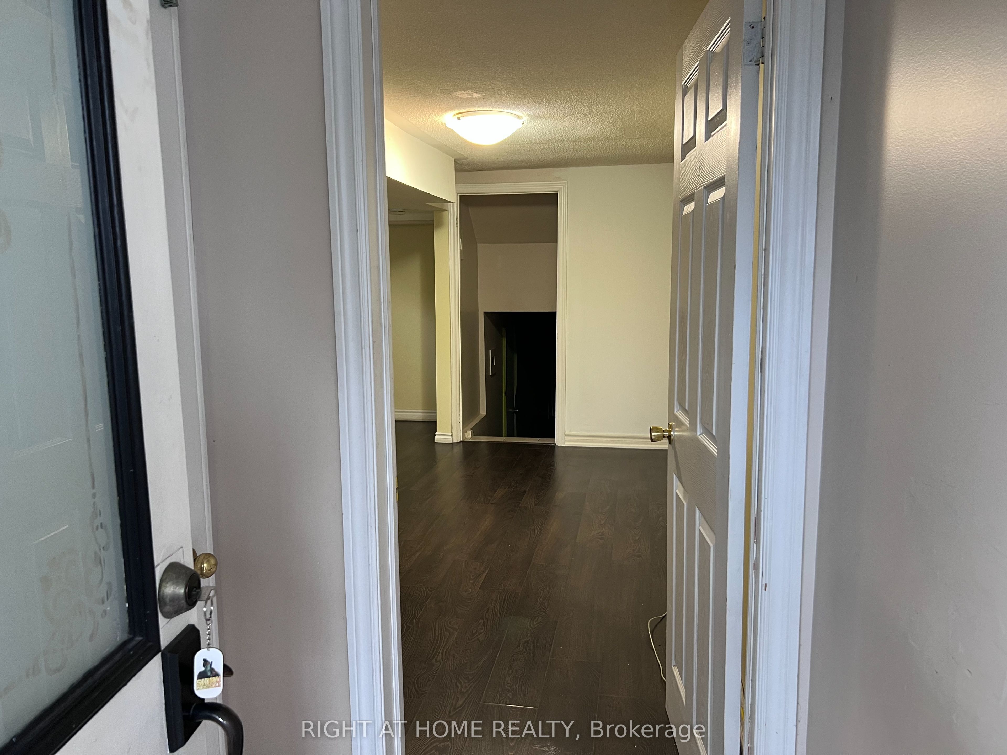 4092 Midhurst Lane, Mississauga, ON L4Z 1C7 photo 2