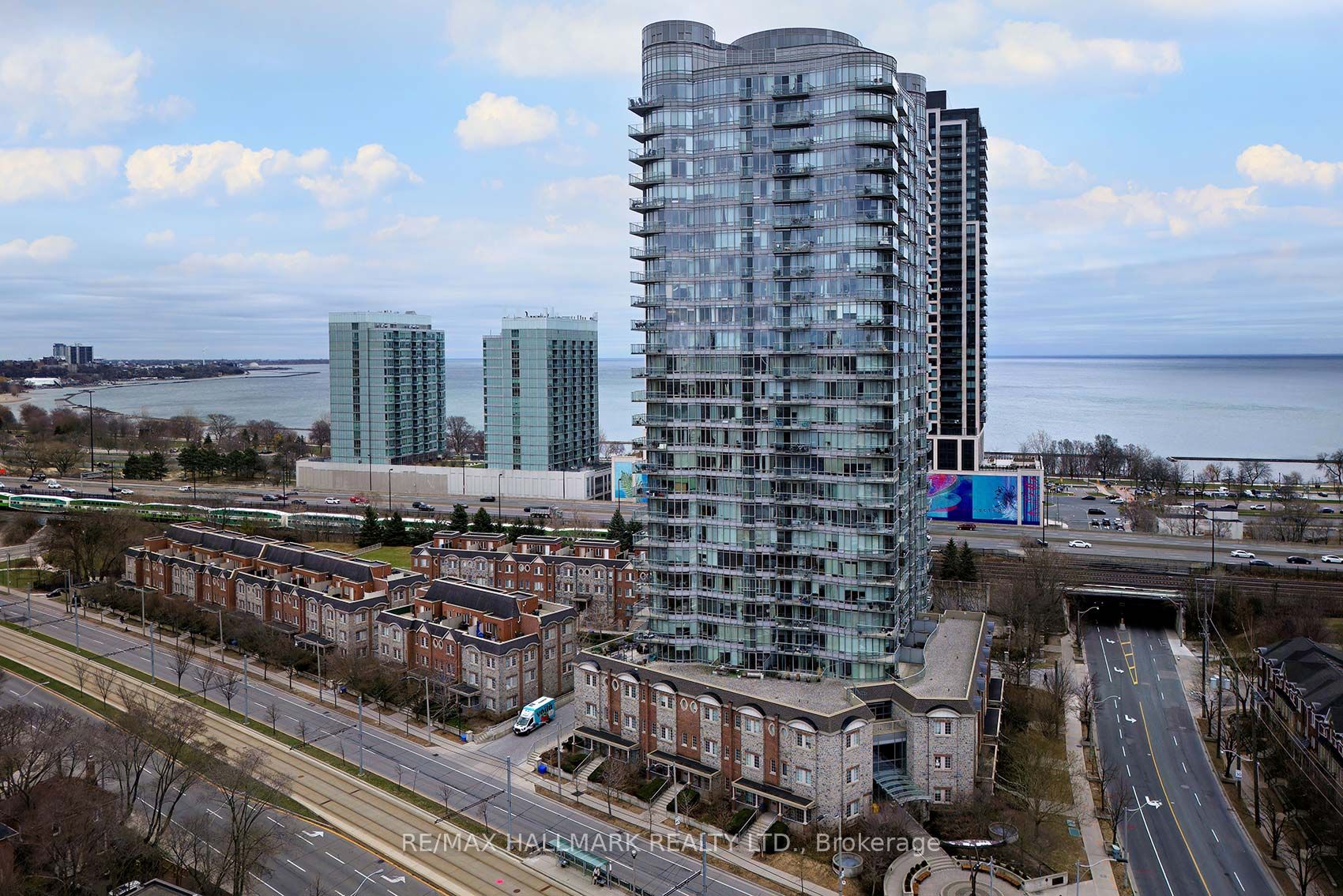 15 Windermere Avenue 1803, Toronto, ON M6S 5A2