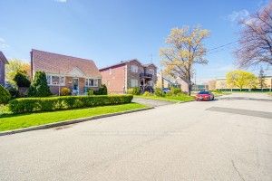 31 Melody Road, Toronto, ON M9M 1C9 photo 3