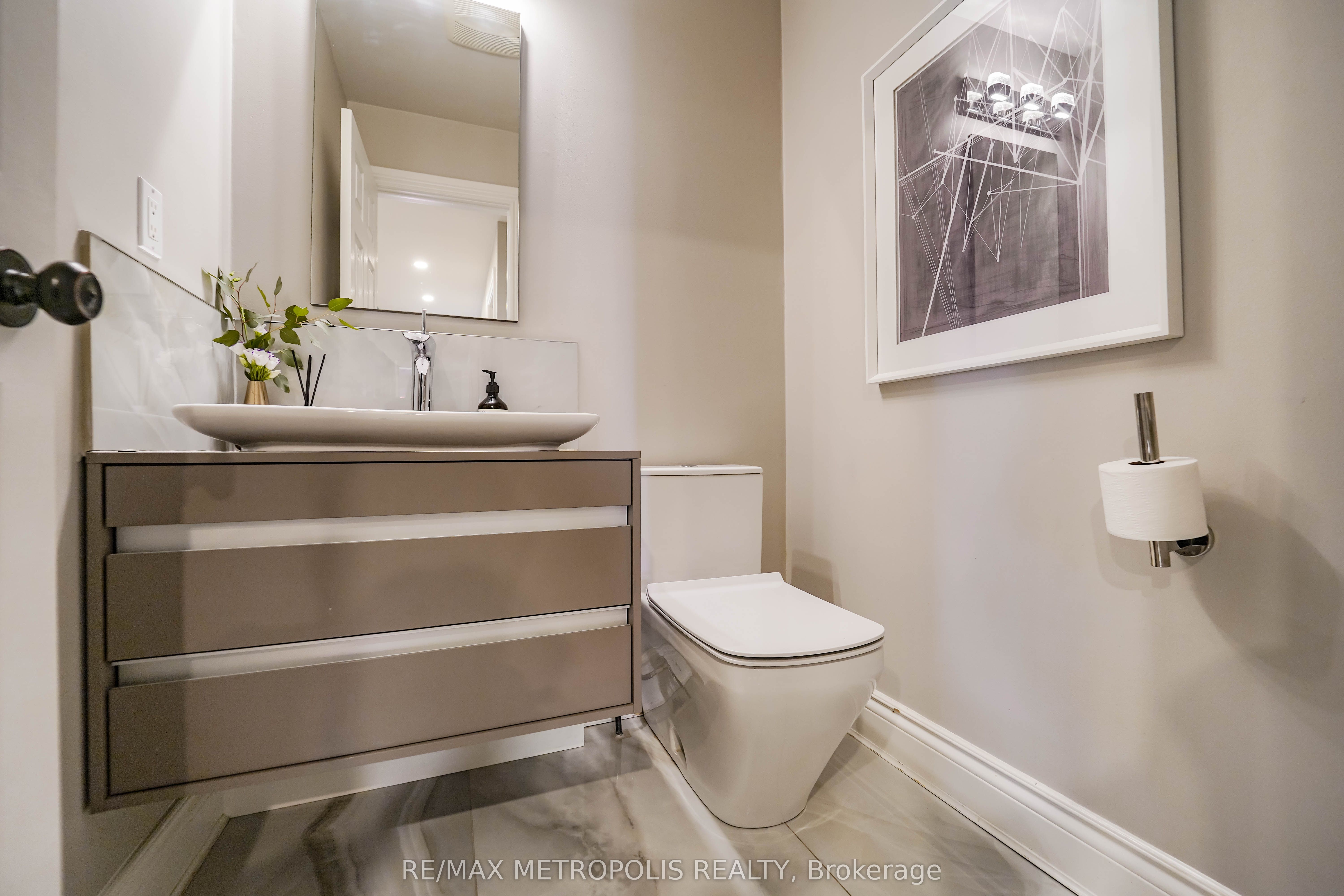 4392 Grassland Crescent, Mississauga, ON L5V 1E2 photo 5