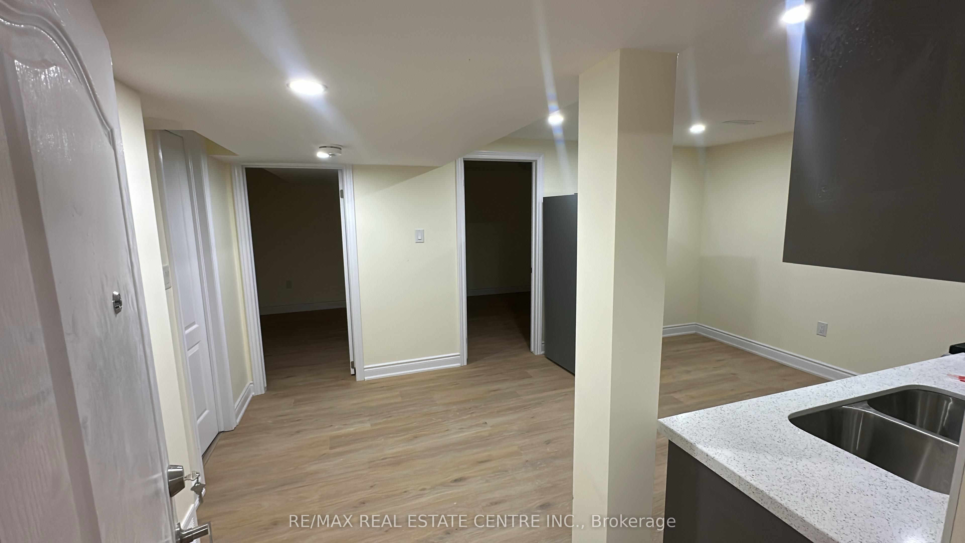 31 Haslemere Avenue Basement, Brampton, ON L6W 2X3 photo 3