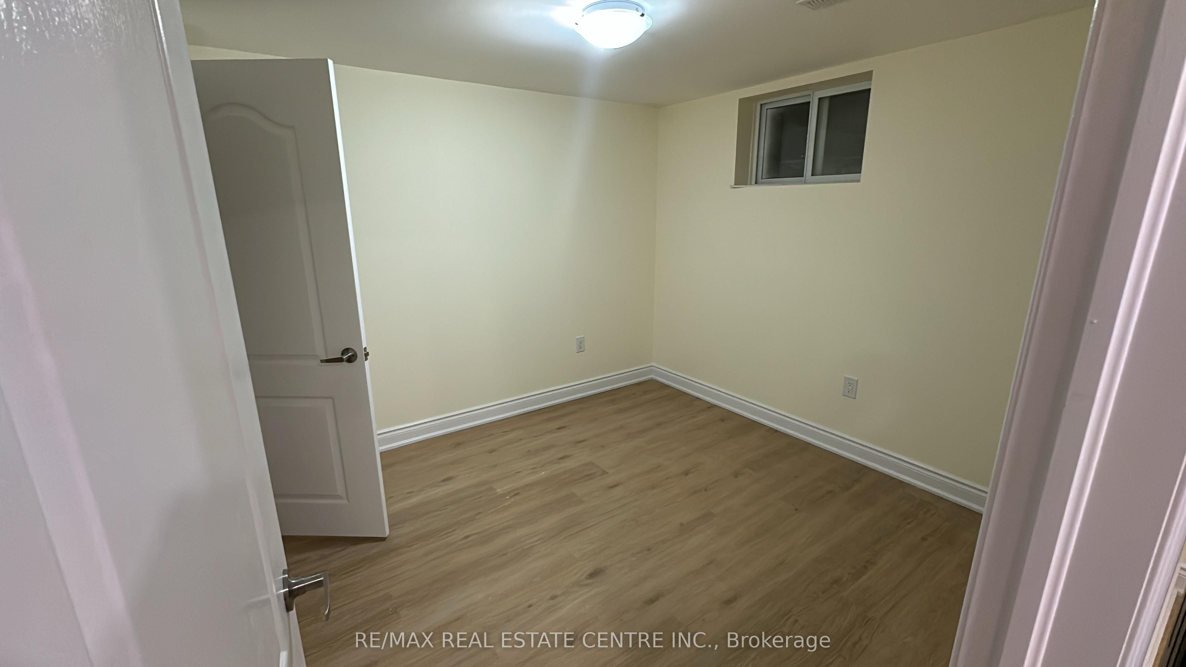 31 Haslemere Avenue Basement, Brampton, ON L6W 2X3 photo 5