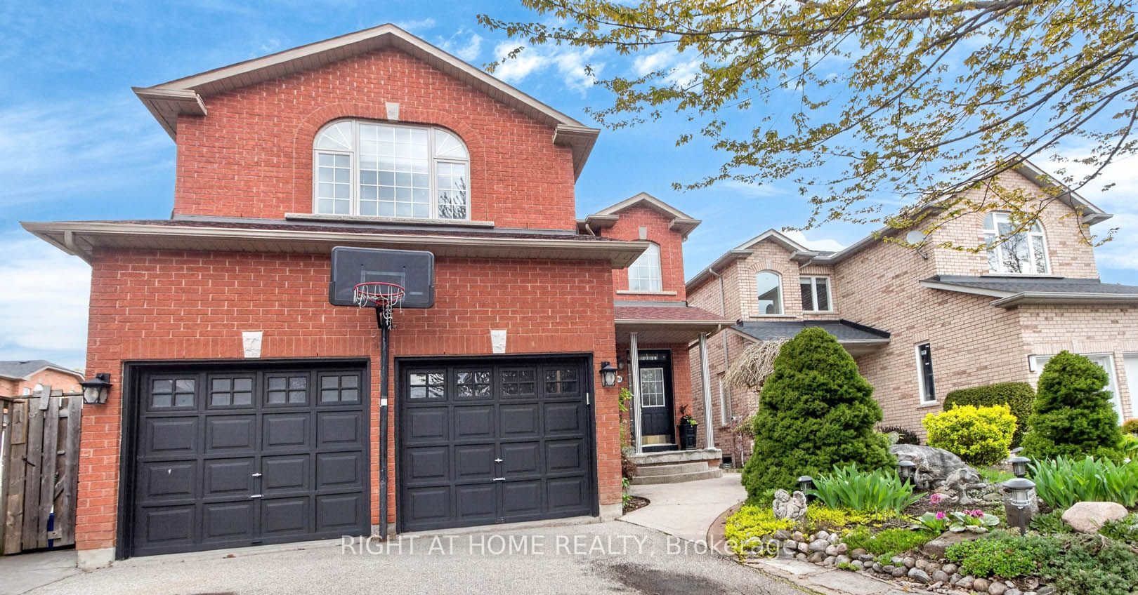 5956 Rayshaw Crescent, Mississauga, ON L5M 2P2 photo 3
