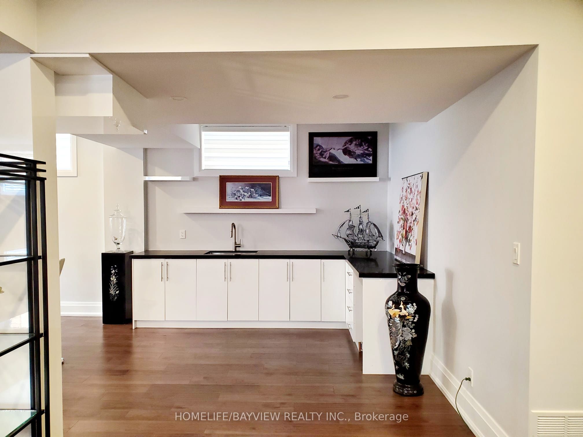 11 walnut Crescent lower level, Toronto, ON M8W 2Z9 photo 4