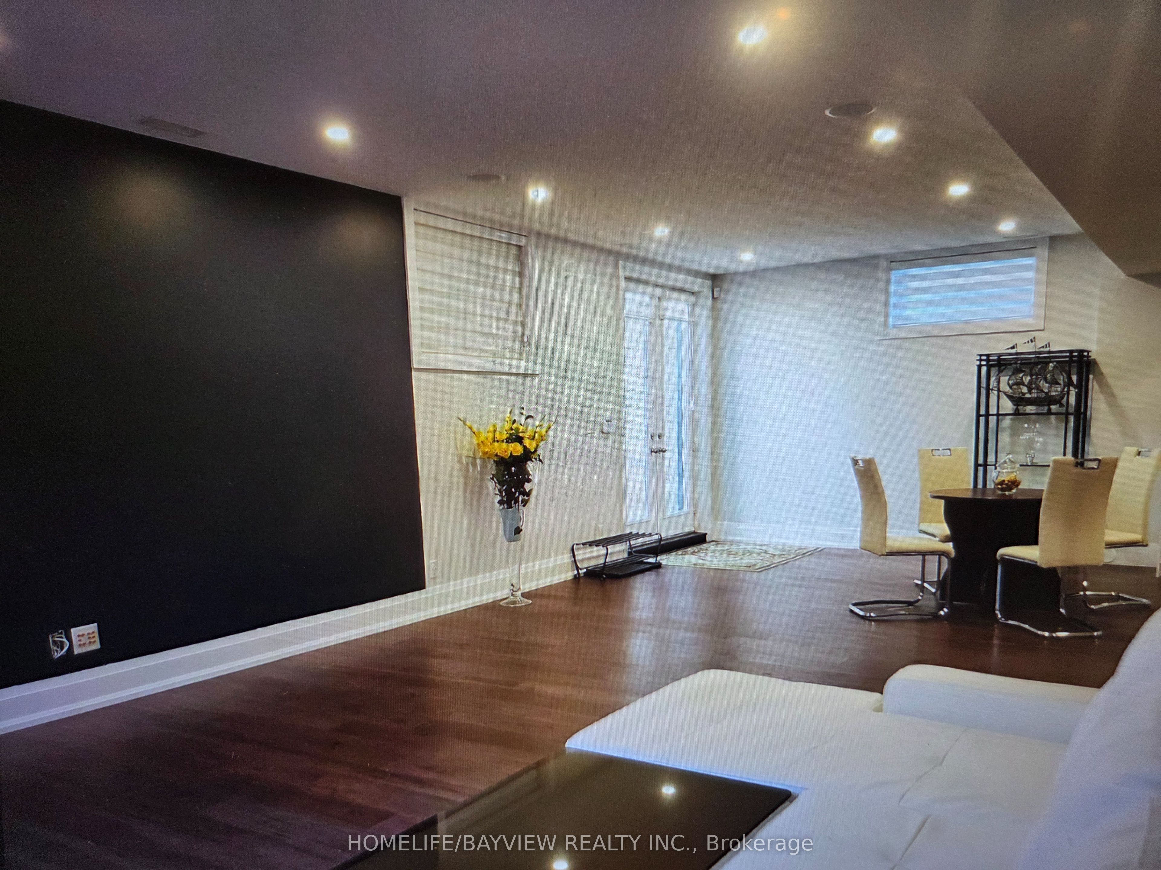 11 walnut Crescent lower level, Toronto, ON M8W 2Z9 photo 5