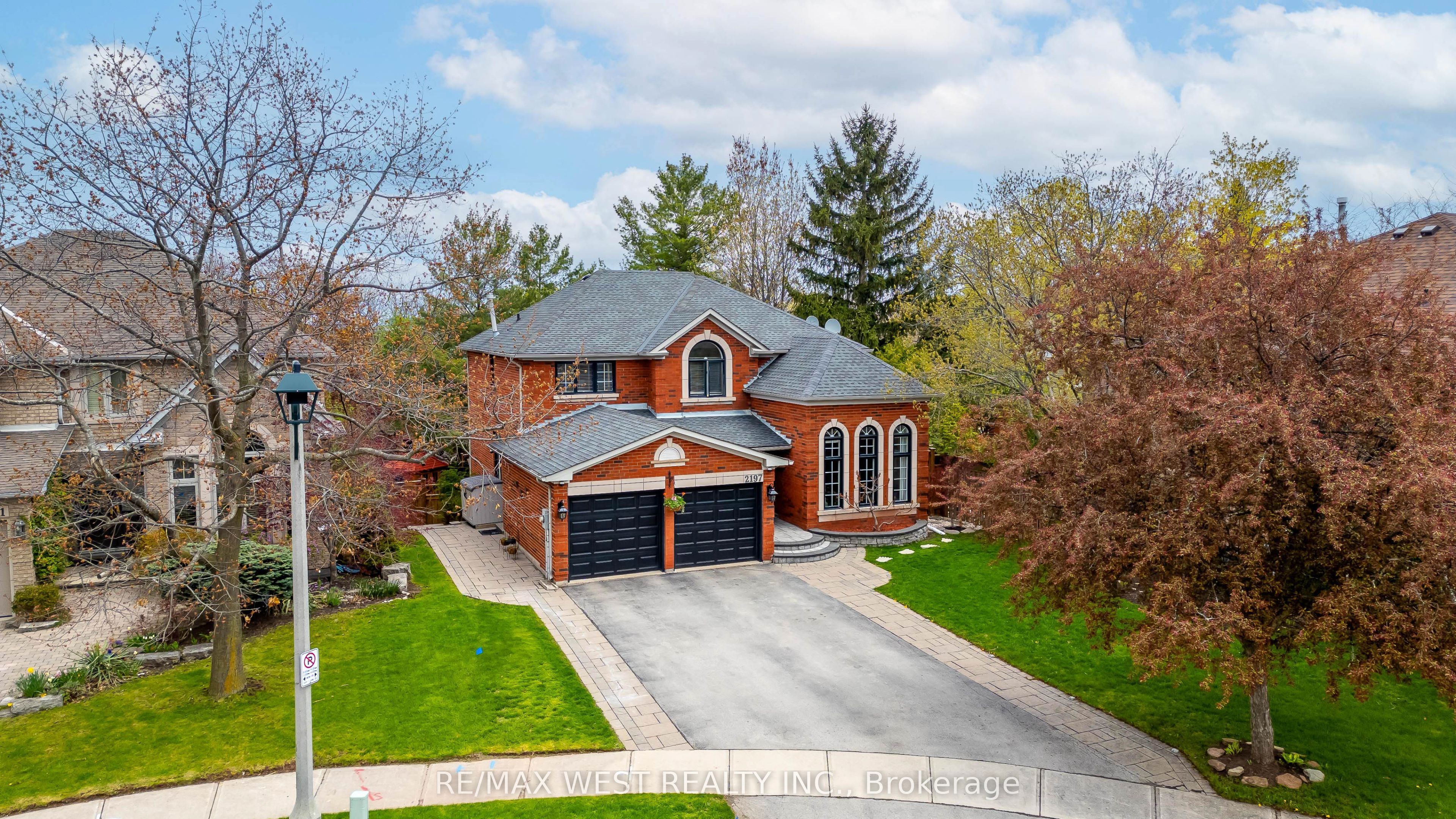 2197 Shaftesbury Court, Oakville, ON L6H 6C6 photo 3