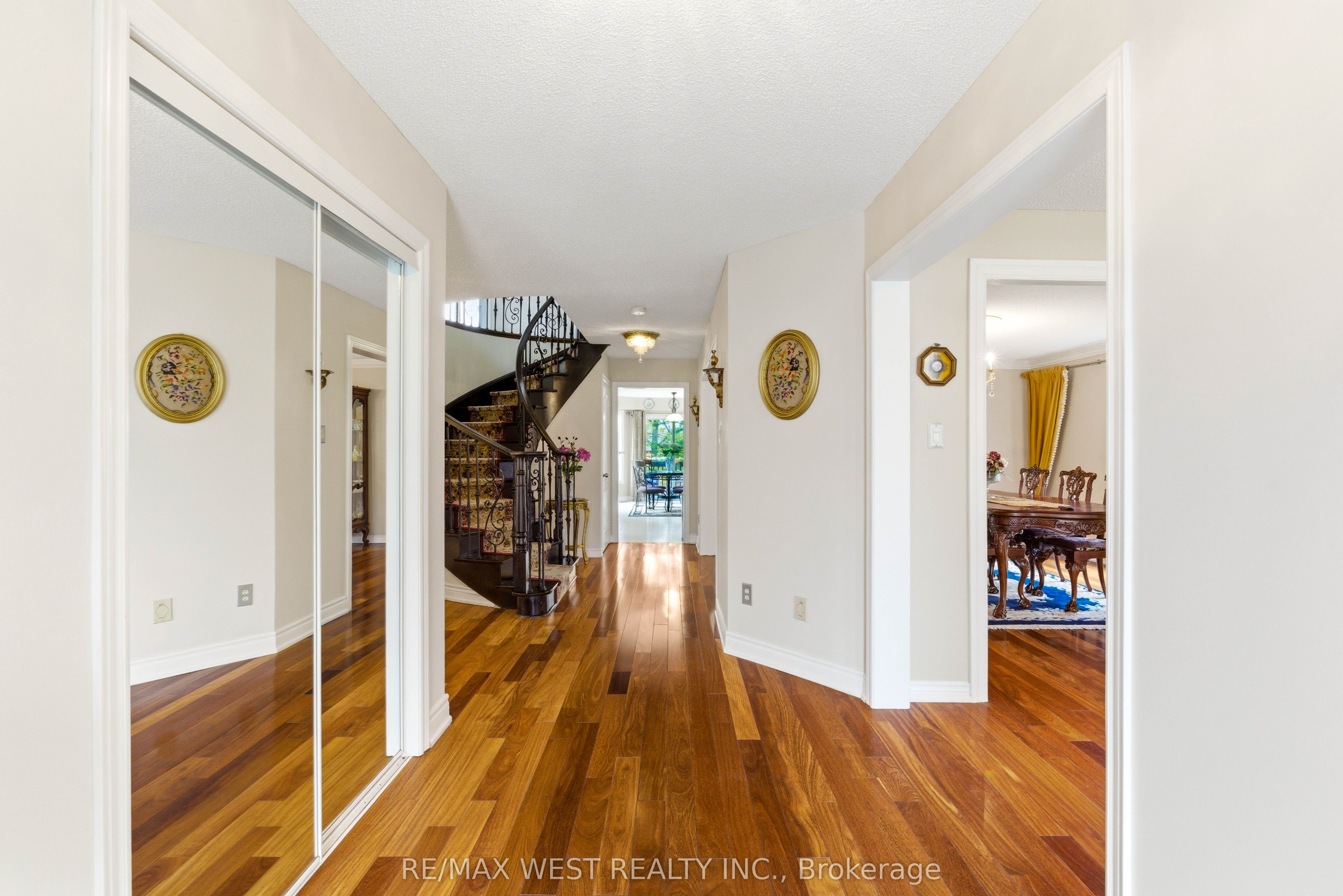 2197 Shaftesbury Court, Oakville, ON L6H 6C6 photo 5