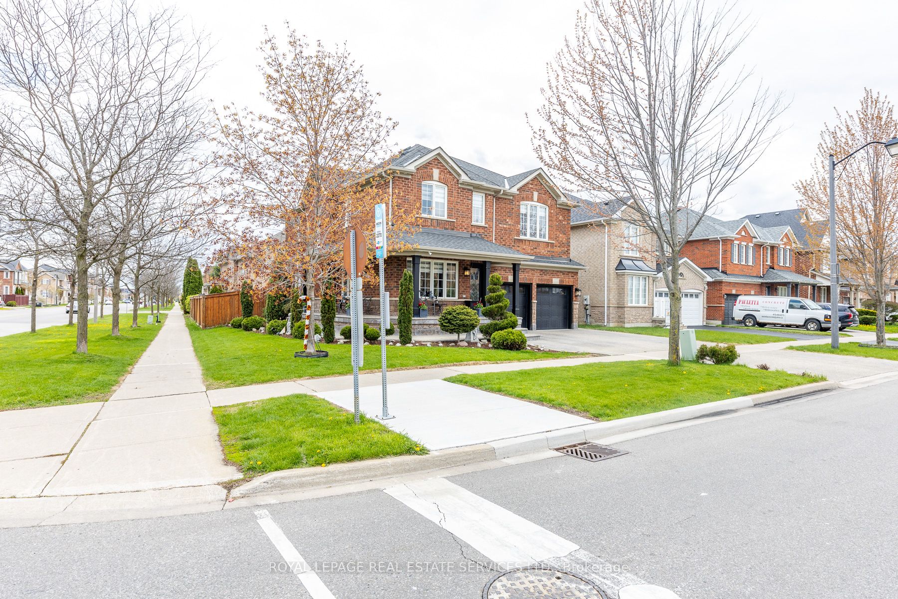 1218 Costigan Road, Milton, ON L9T 6N8 photo 2