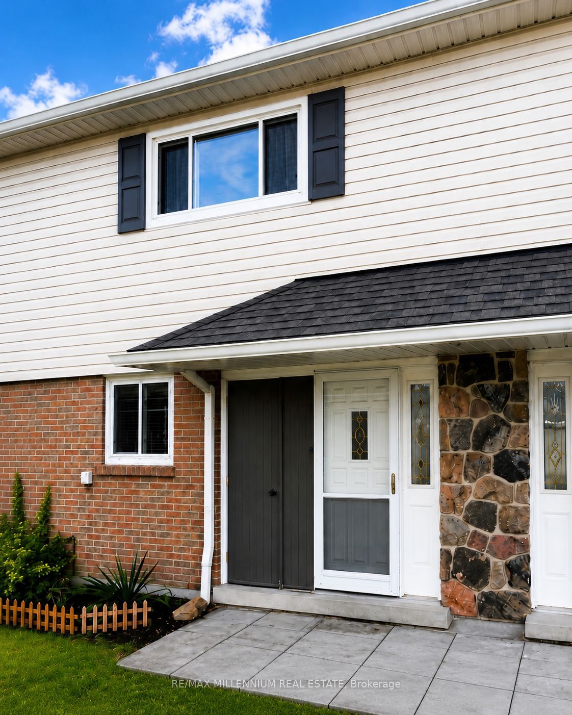 52 Village Court, Brampton, ON L6W 1A6