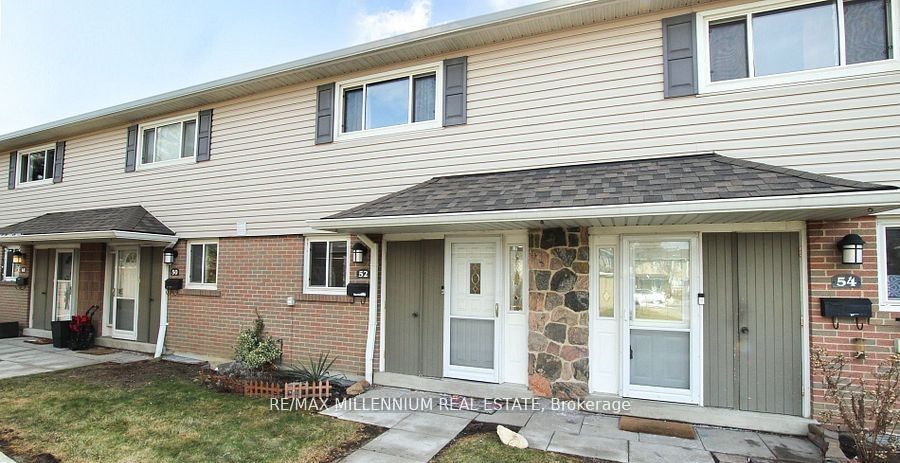 52 Village Court, Brampton, ON L6W 1A6 photo 2