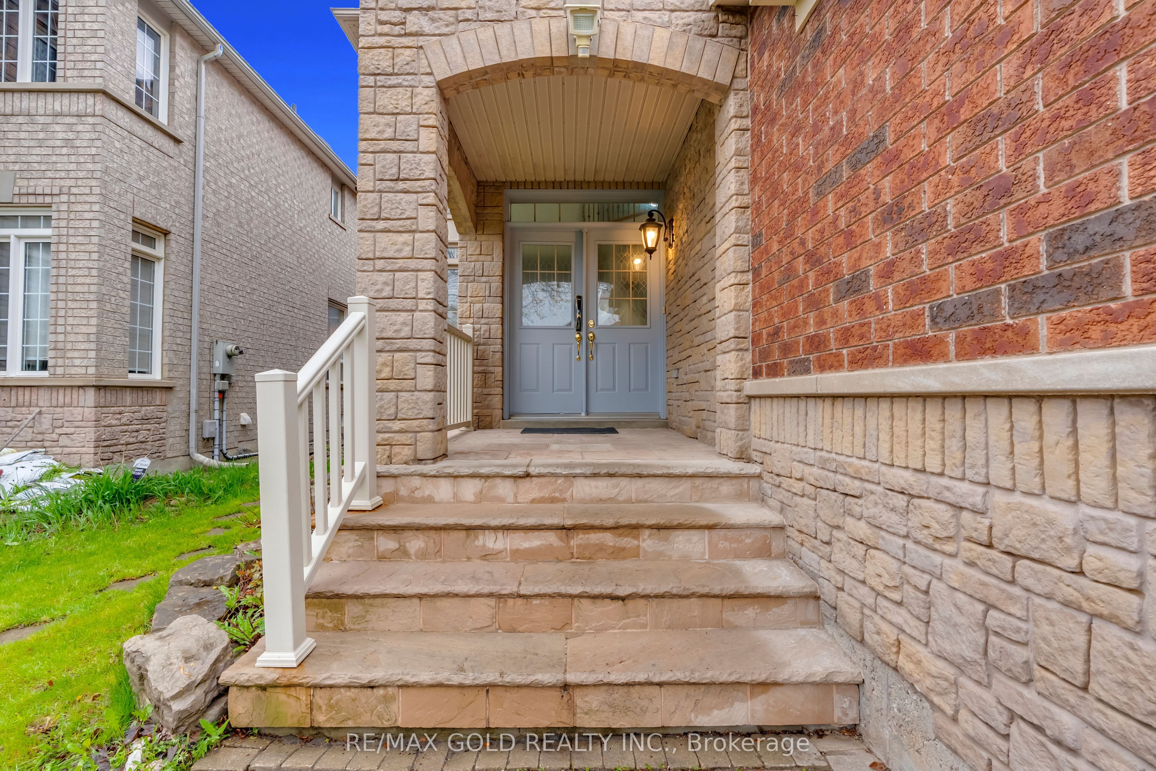 3377 Destination Drive, Mississauga, ON L5M 7W6 photo 3