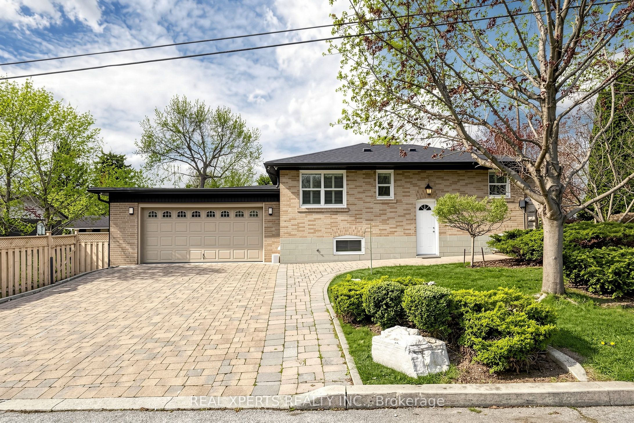 103 AURA LEA Boulevard, Toronto, ON M9M 1K4 photo 2