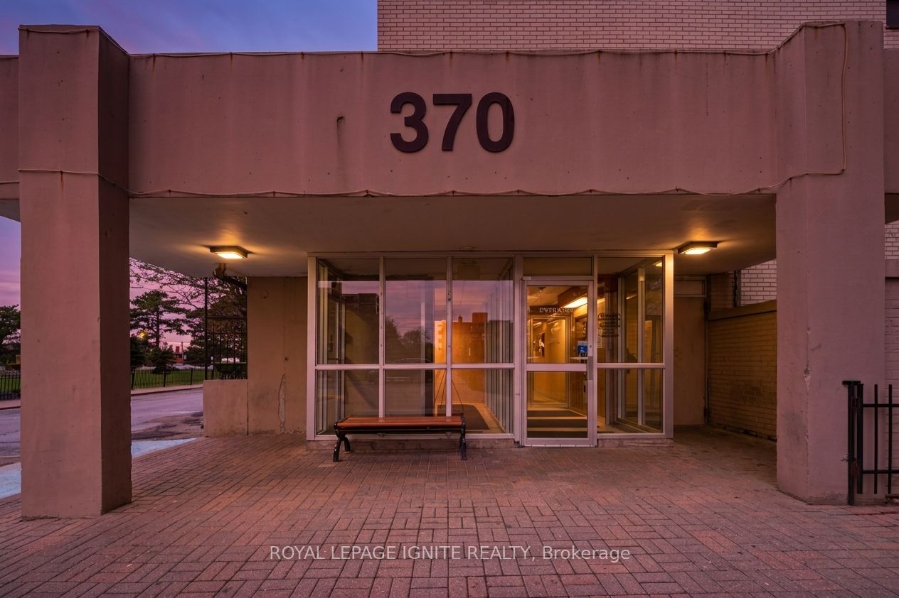 370 Dixon Road 714, Toronto, ON M9R 1T2 photo 2