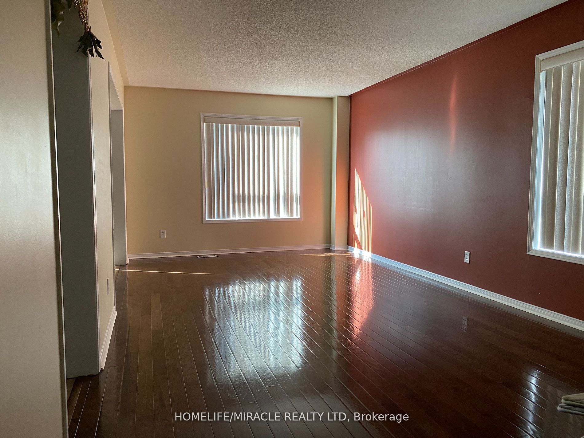 7419 Magistrate Terrace, Mississauga, ON L5W 1K9 photo 2