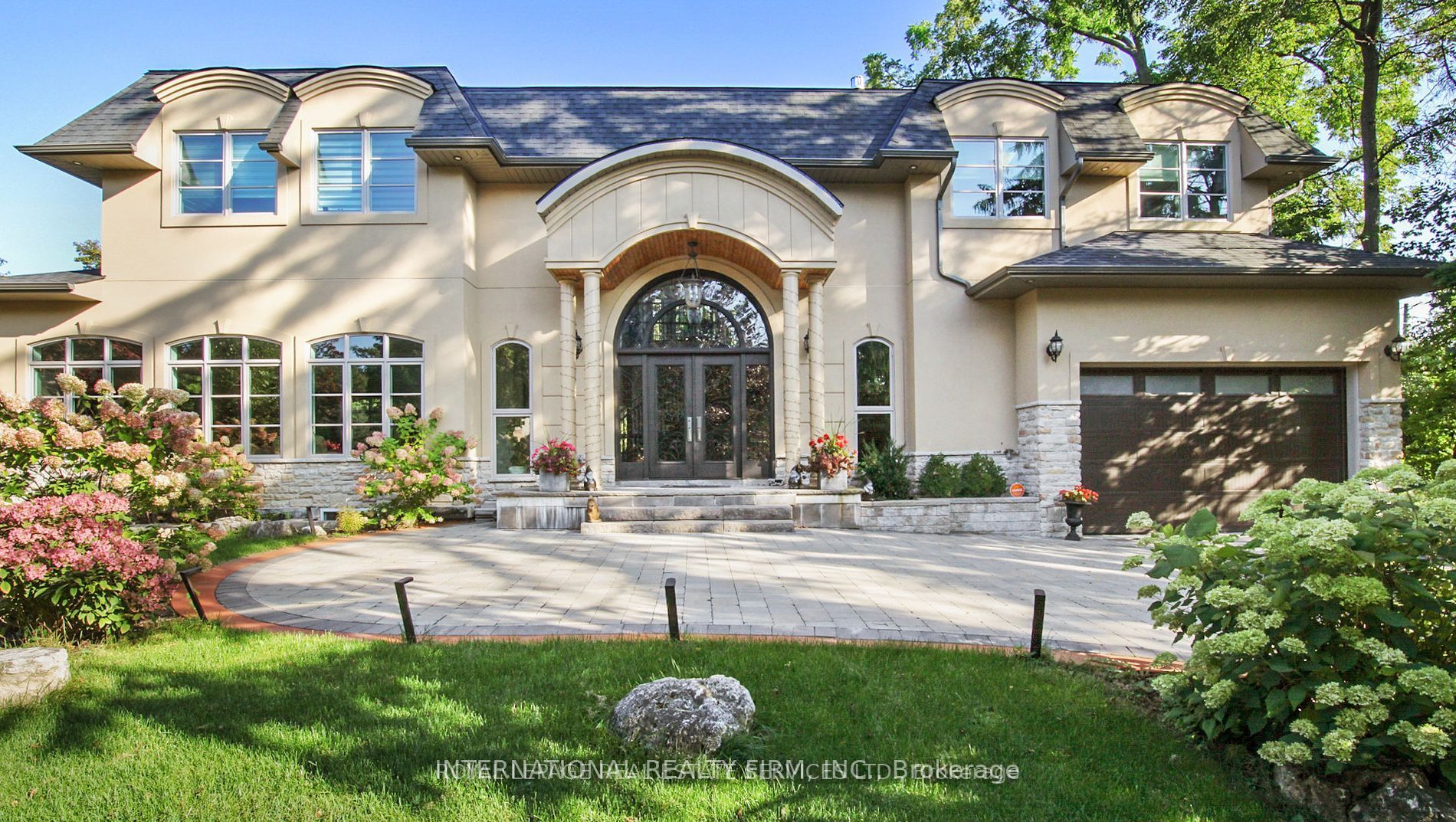 1286 Cambridge Drive, Oakville, ON L6J 1S1 photo 2