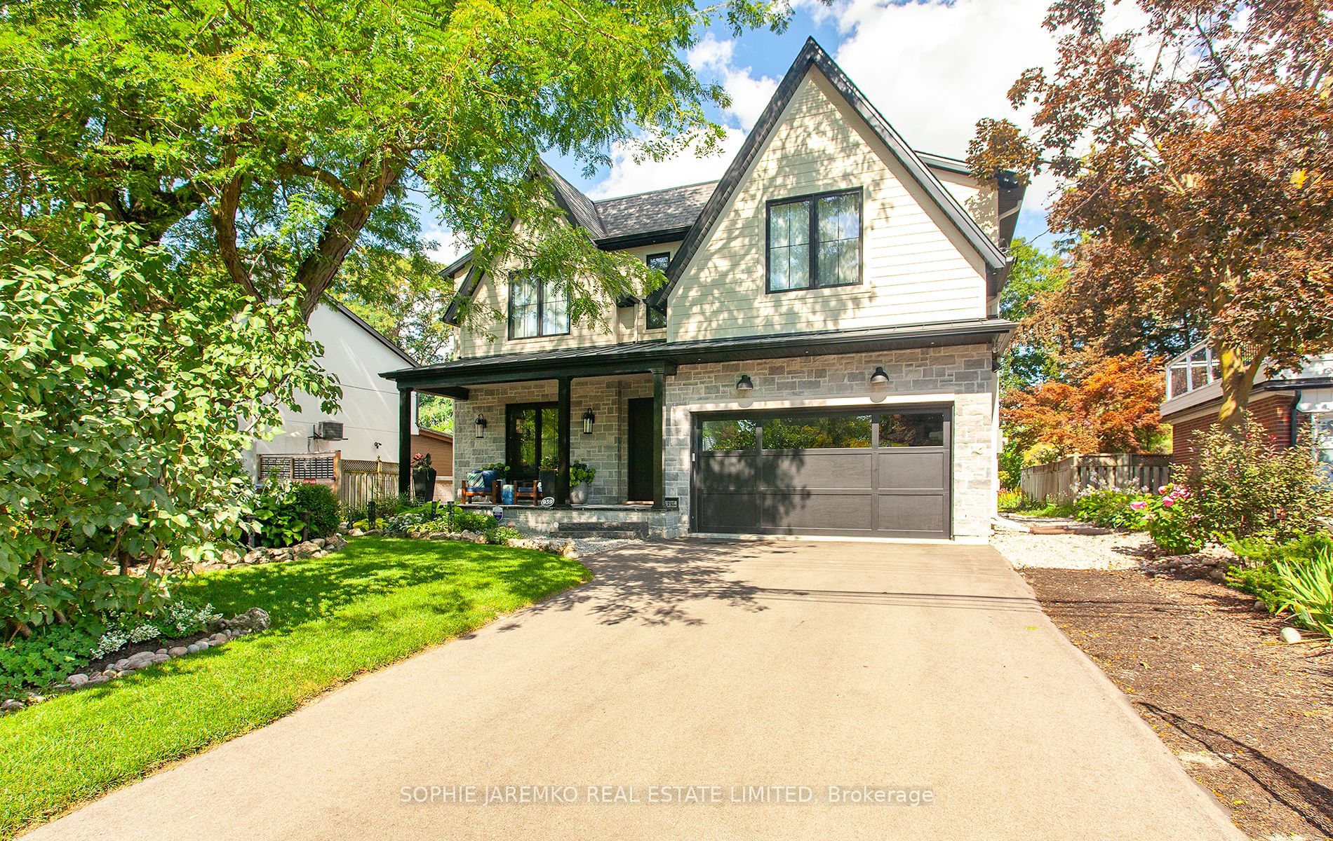 939 Melton Drive, Mississauga, ON L4Y 1K9 photo 4