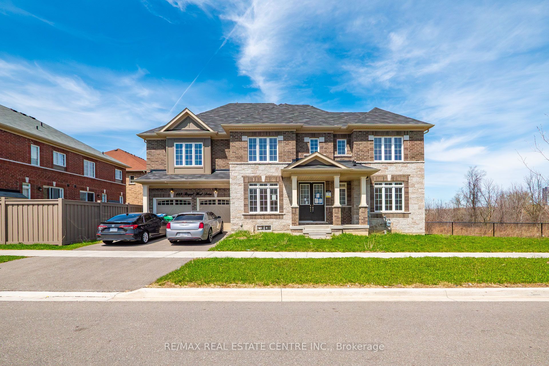 423 Royal West Drive, Brampton, ON L6X 5K1