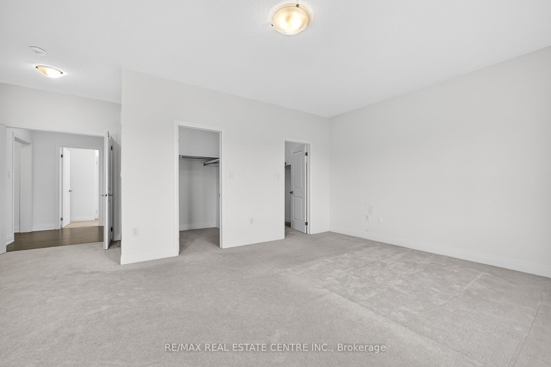 423 Royal West Drive, Brampton, ON L6X 5K1 photo 5
