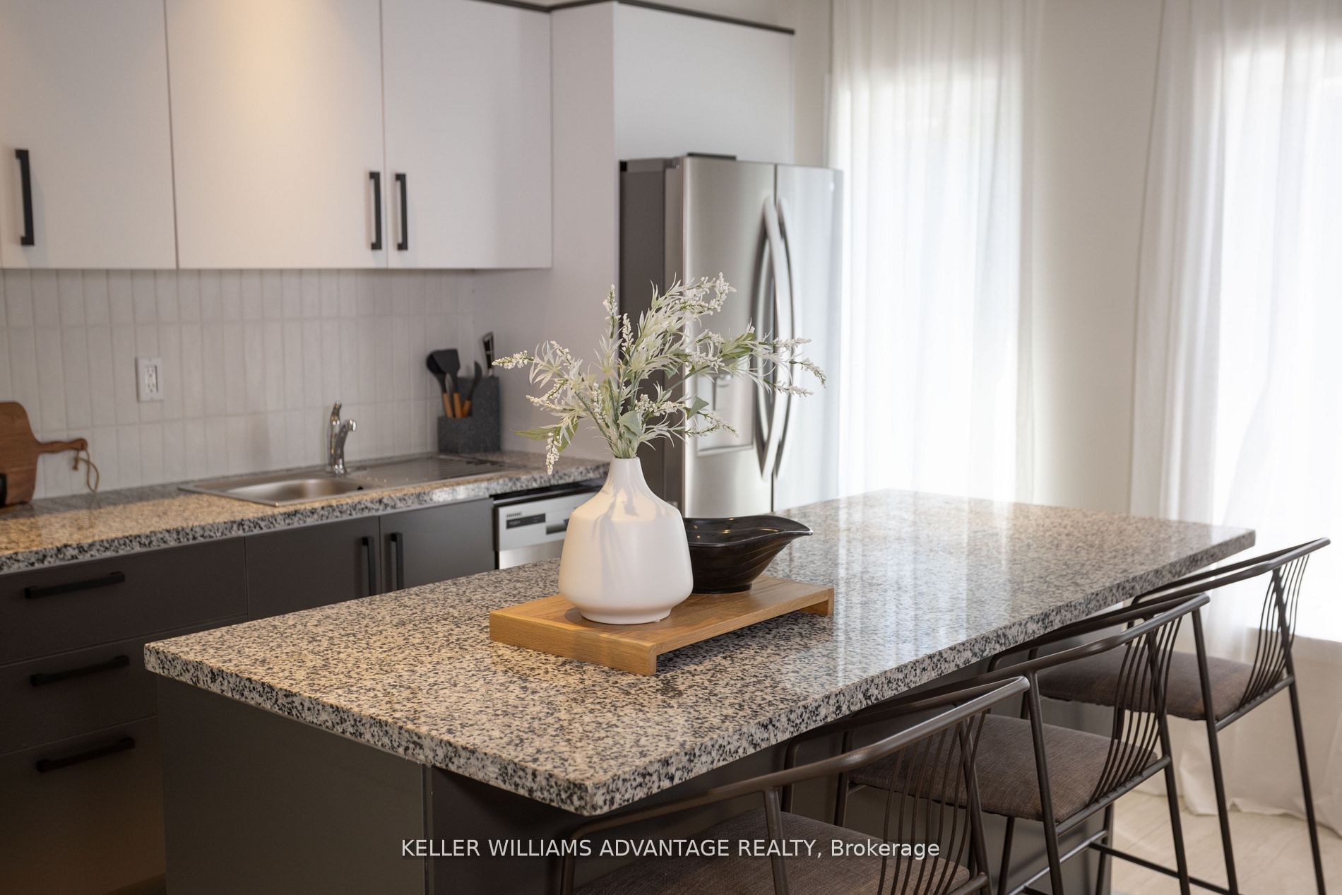 12 Batavia Avenue Unit 3, Toronto, ON M6N 4A2 photo 2